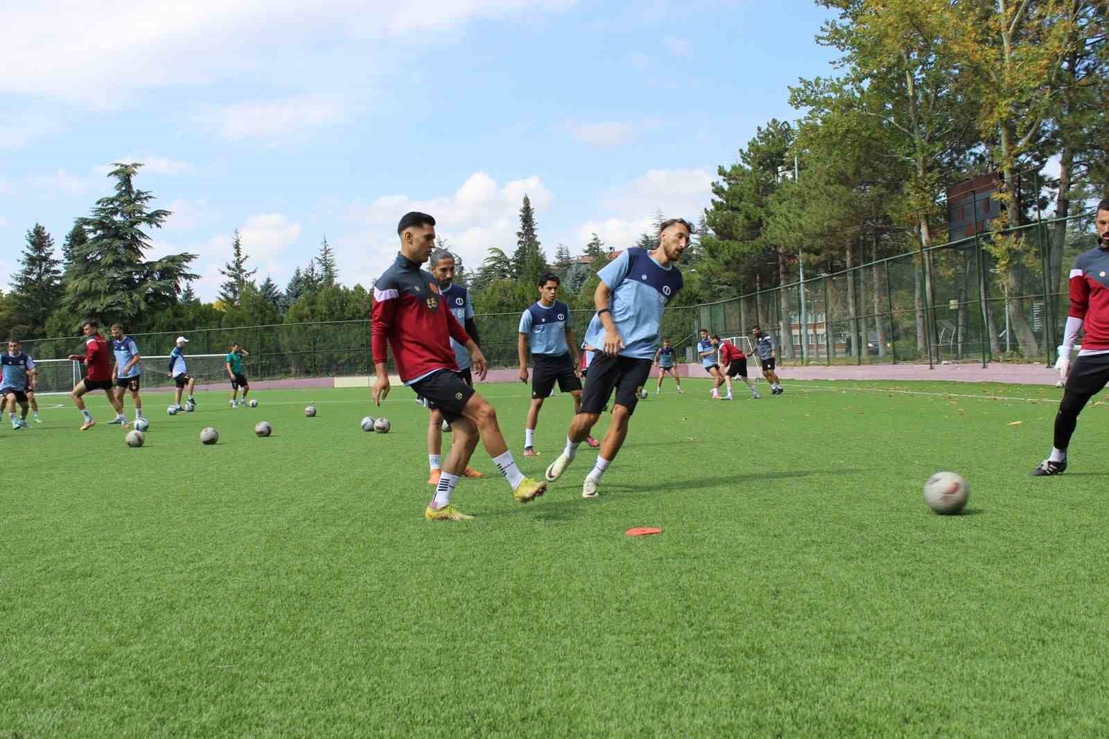 Anadolu Üniversitesi Spor Kulübü, Silifke Belediyespor maçına hazırlanıyor
