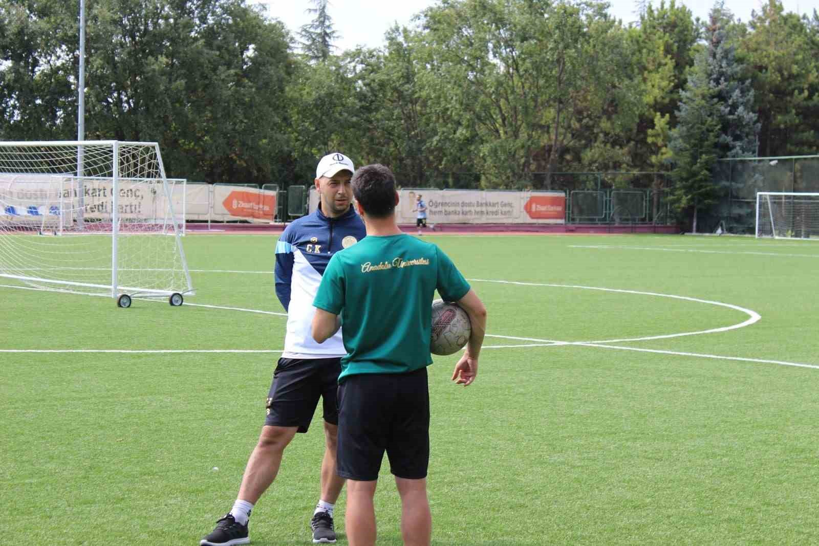 Anadolu Üniversitesi Spor Kulübü, Silifke Belediyespor maçına hazırlanıyor
