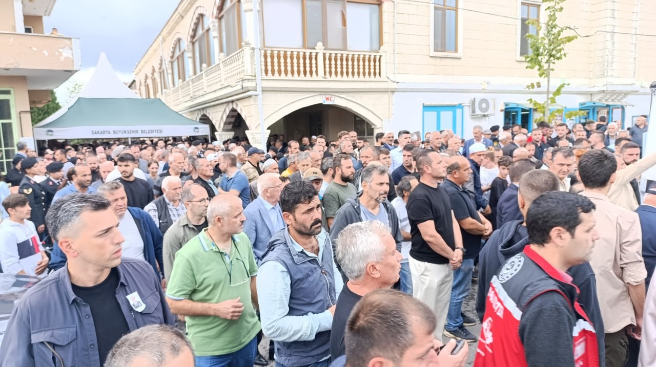 Oğlunun nişanında kalp krizi geçirerek hayatını kaybeden Albay Tavlı toprağa verildi
