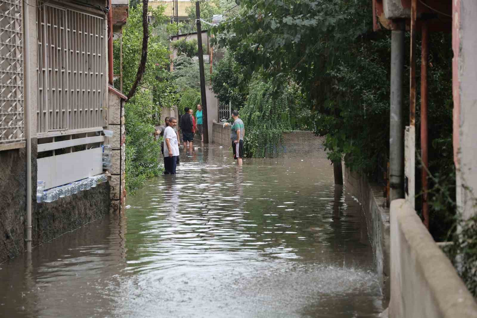 Rögarları kendi imkanlarıyla açmaya çalıştılar
