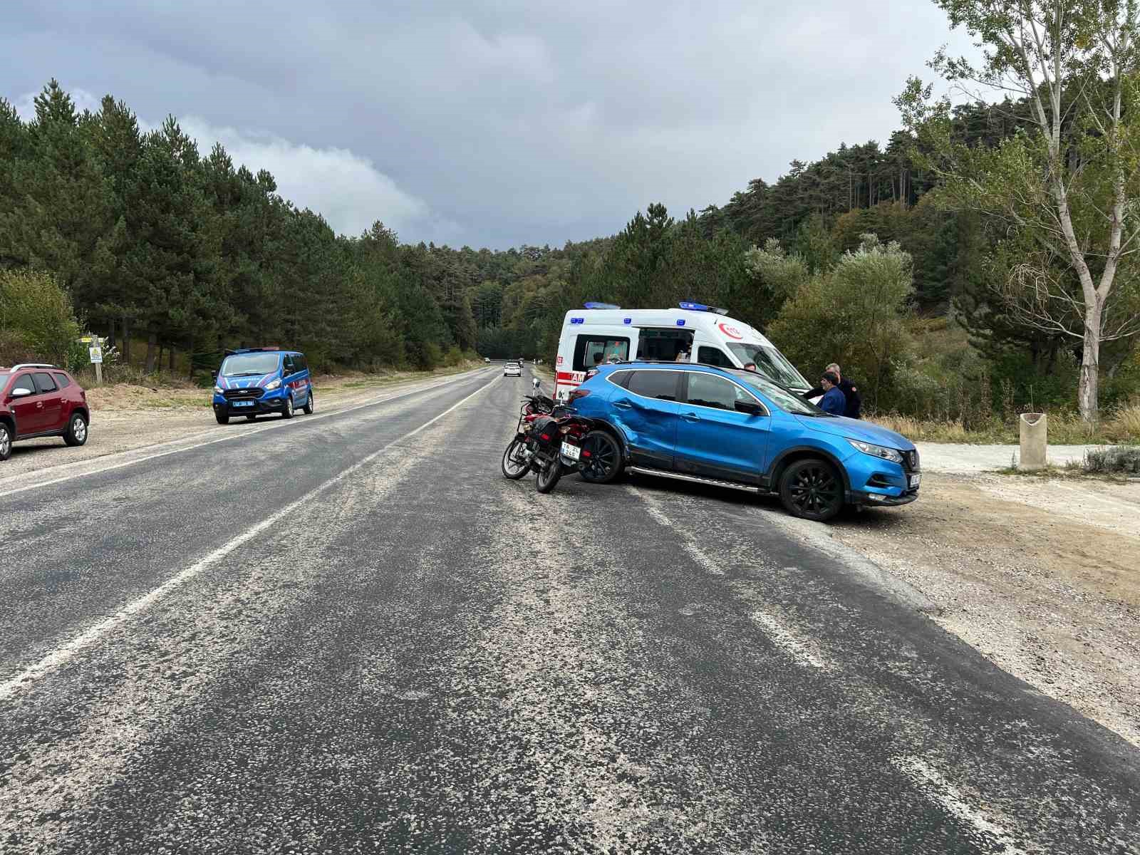 Domaniç’te otomobil ile motosiklet çarpıştı: 1 yaralı
