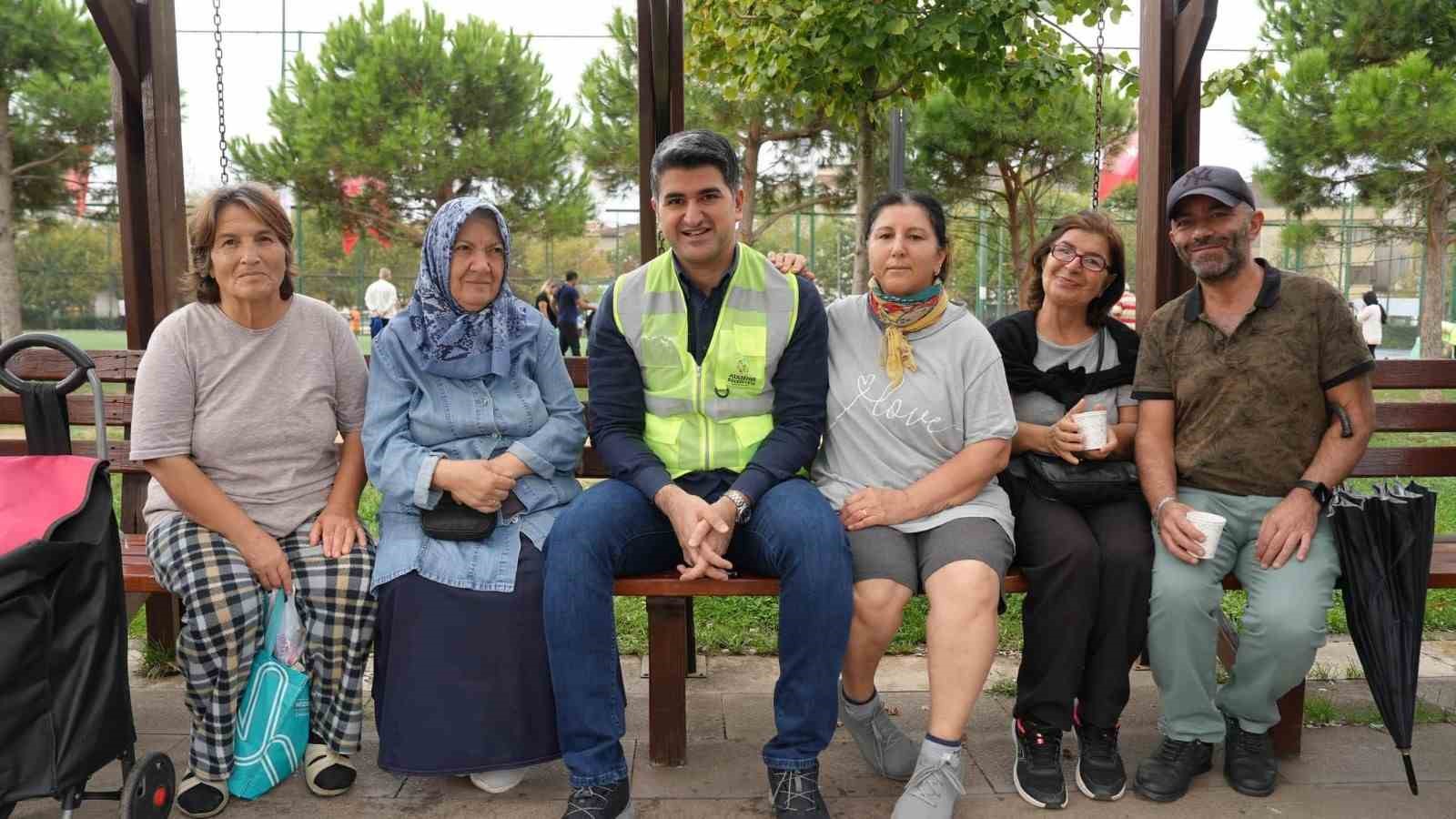 Ataşehir’de çevreci hareket: Başkan Adıgüzel ve çevreciler parkta buluşup çöpleri topladı
