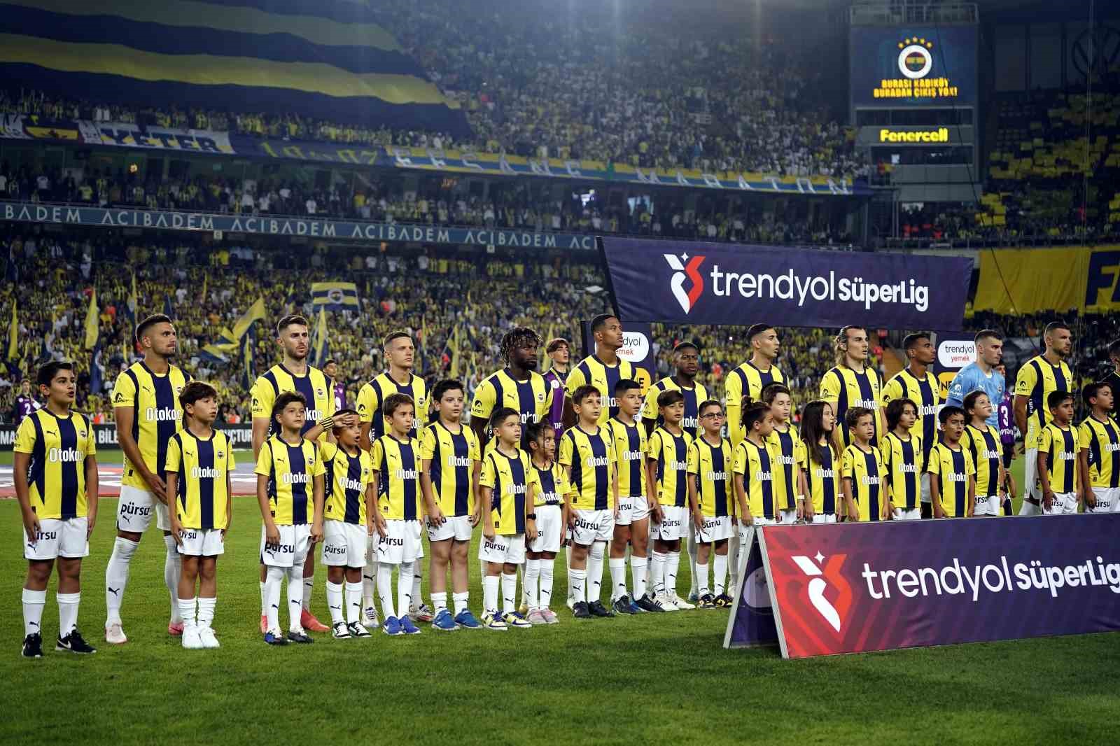 Trendyol Süper Lig: Fenerbahçe: 0 - Galatasaray: 0 (Maç devam ediyor)
