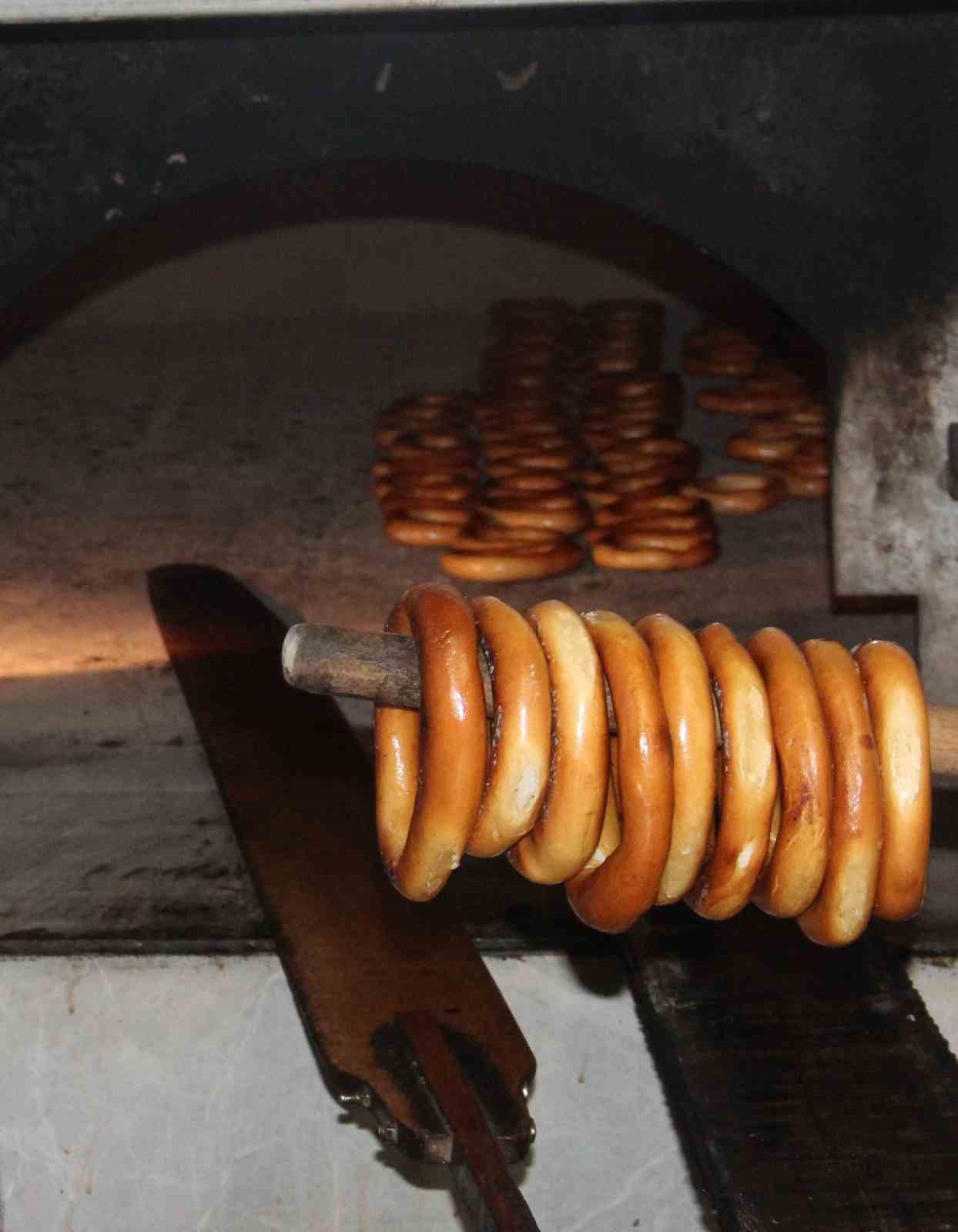 Giresun’un asırlık lezzet mirası; susamsız pekmezli simit
