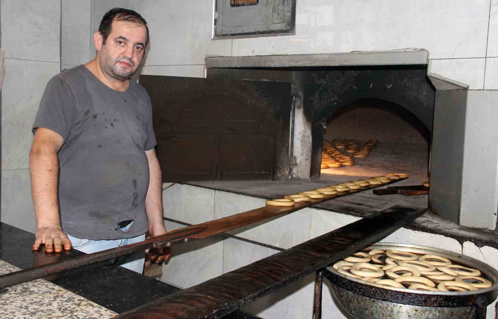 Giresun’un asırlık lezzet mirası; susamsız pekmezli simit
