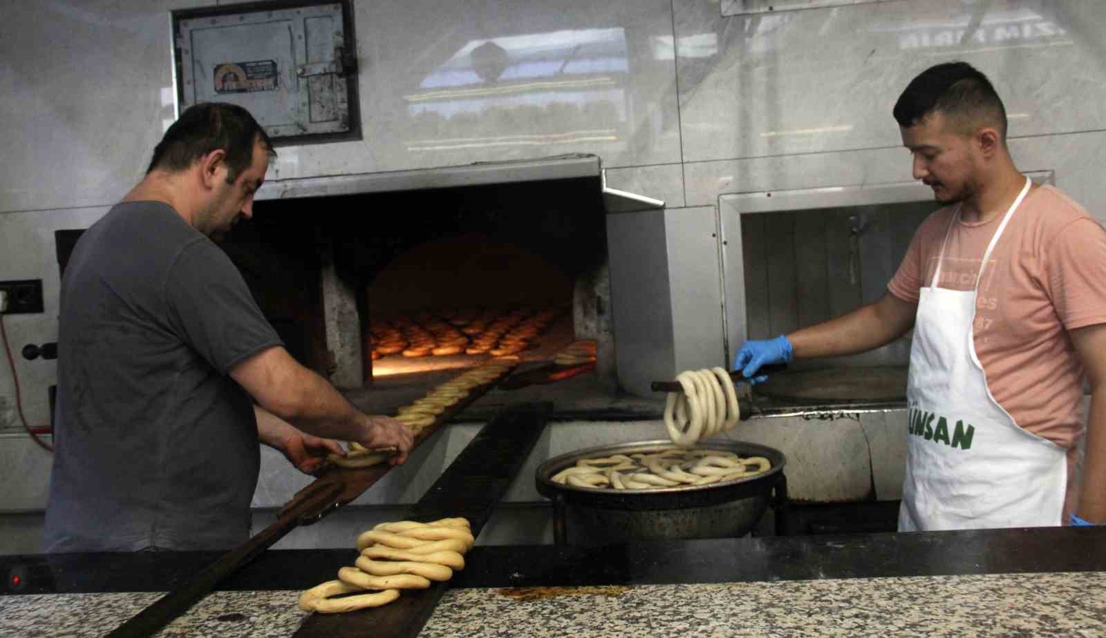 Giresun’un asırlık lezzet mirası; susamsız pekmezli simit
