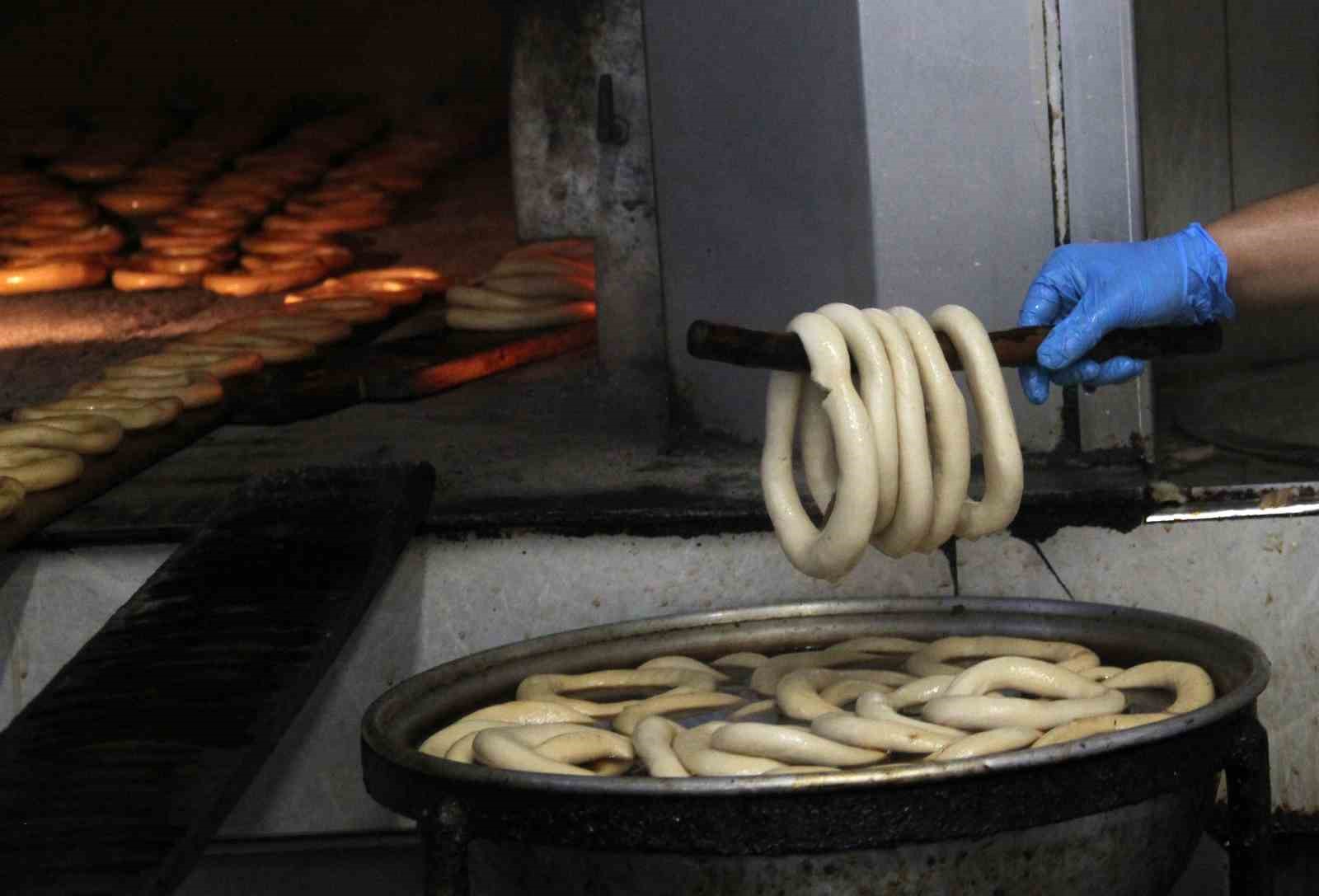 Giresun’un asırlık lezzet mirası; susamsız pekmezli simit
