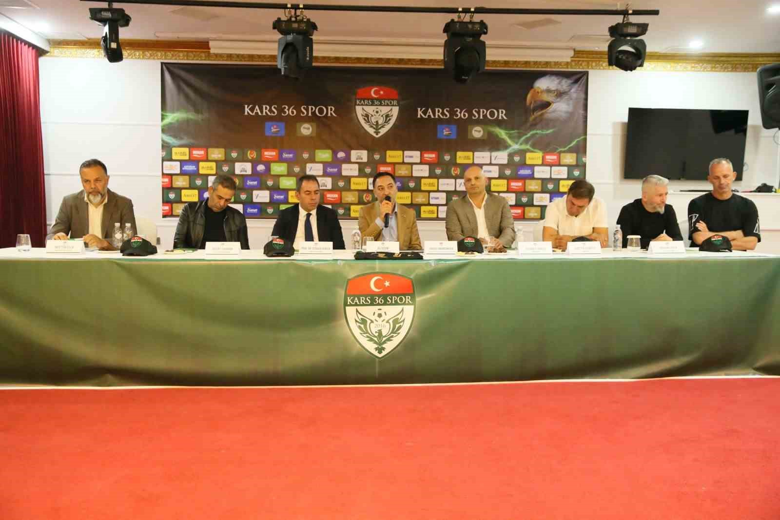 Kars 36 Spor’da imzalar atıldı
