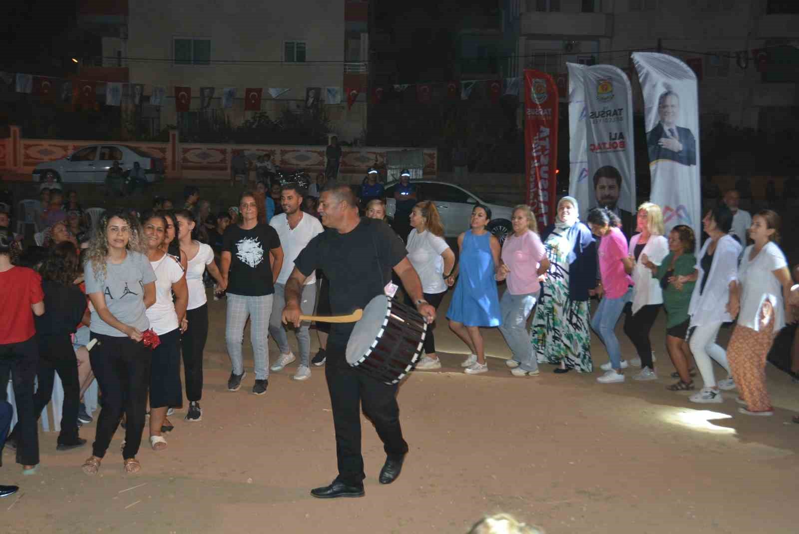 Tarsus’da ’Halk Müziği Topluluğu Konseri’ ilgi gördü
