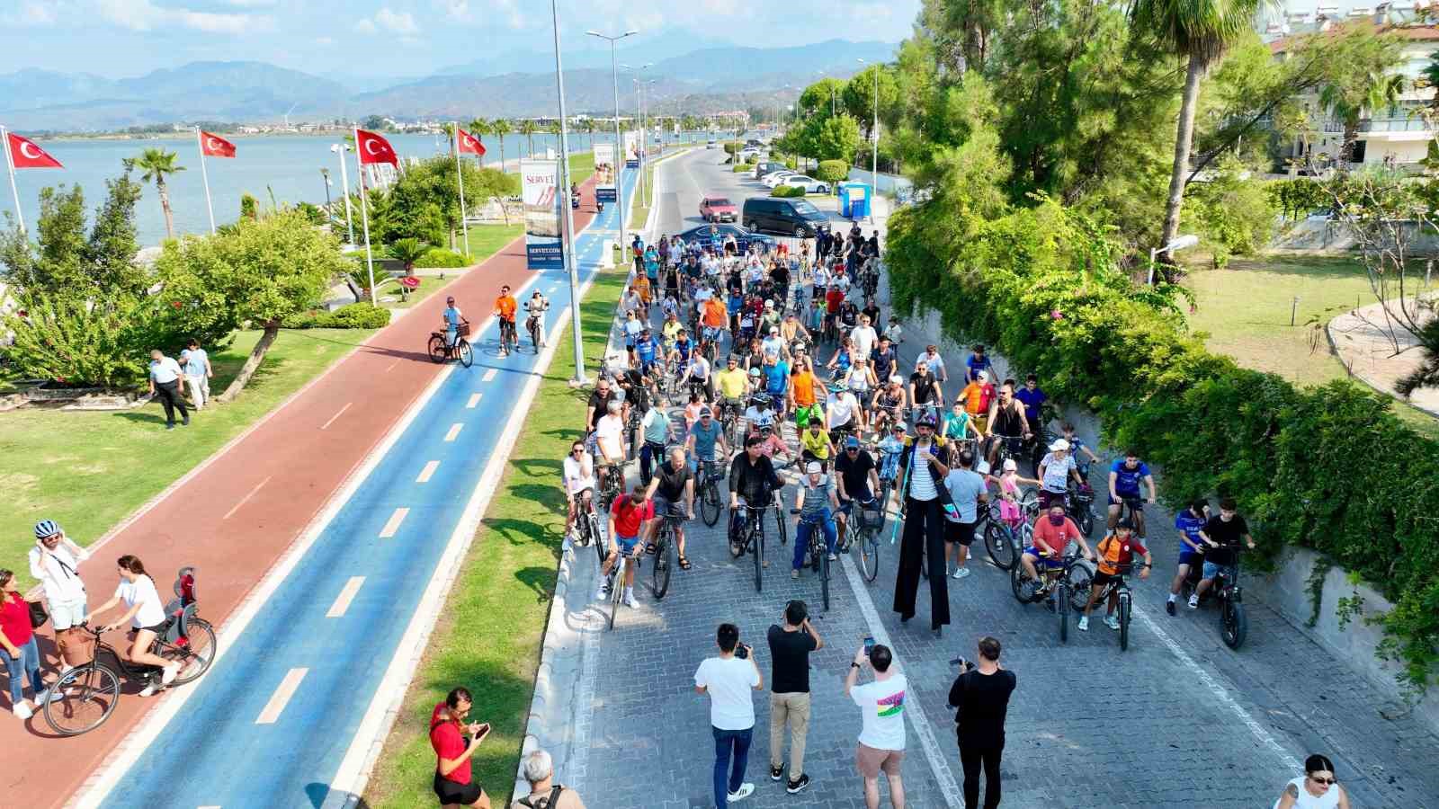 Fethiye’de temiz hava ve sağlıklı yaşam için pedalladılar
