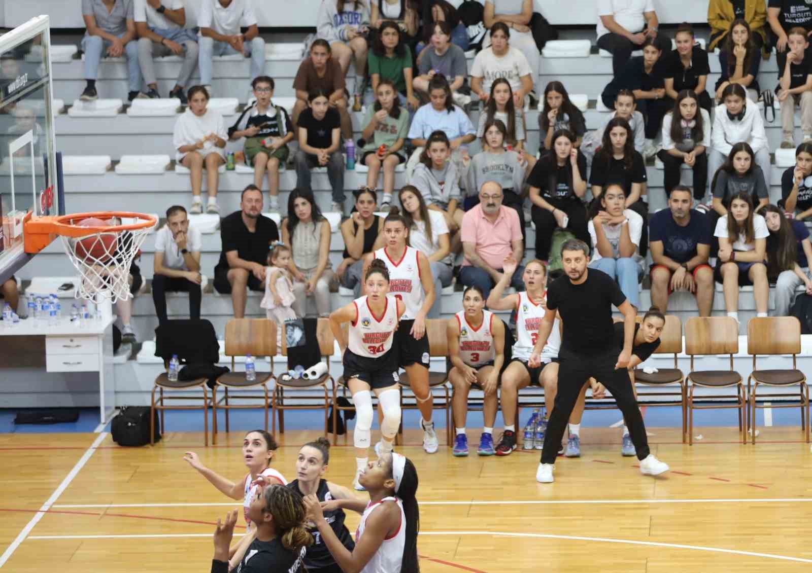 Turgutlu Belediyespor Kadın Basketbol Takımı 2’de 2 yaptı
