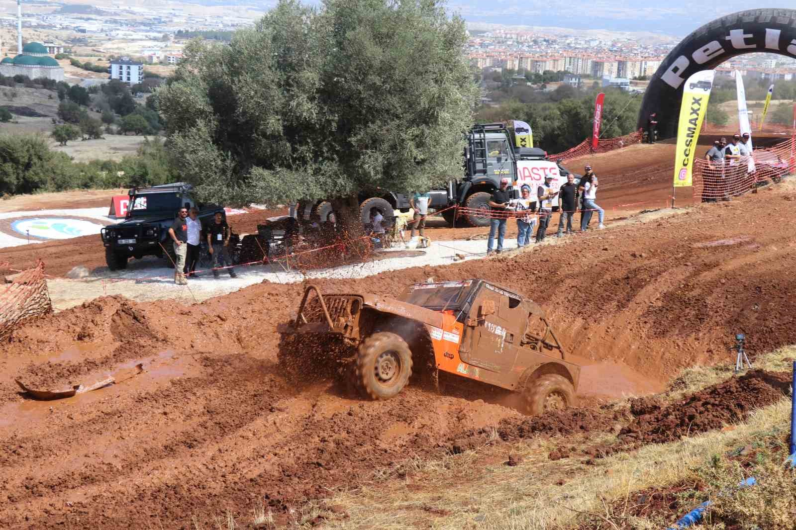 Türkiye Off-Road Şampiyonası heyecanı, Merkezefendi’de başladı
