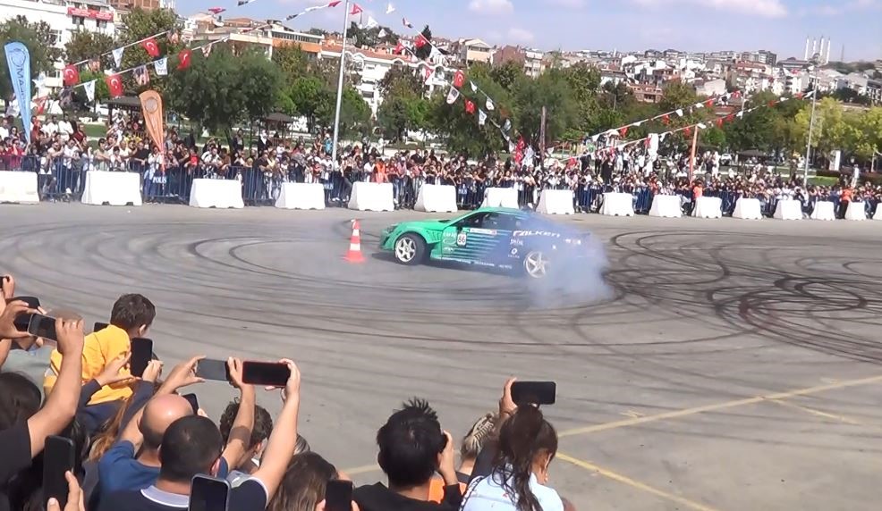 Tekirdağ’da drift şovu ve modifiye araçlar festivali nefes kesti
