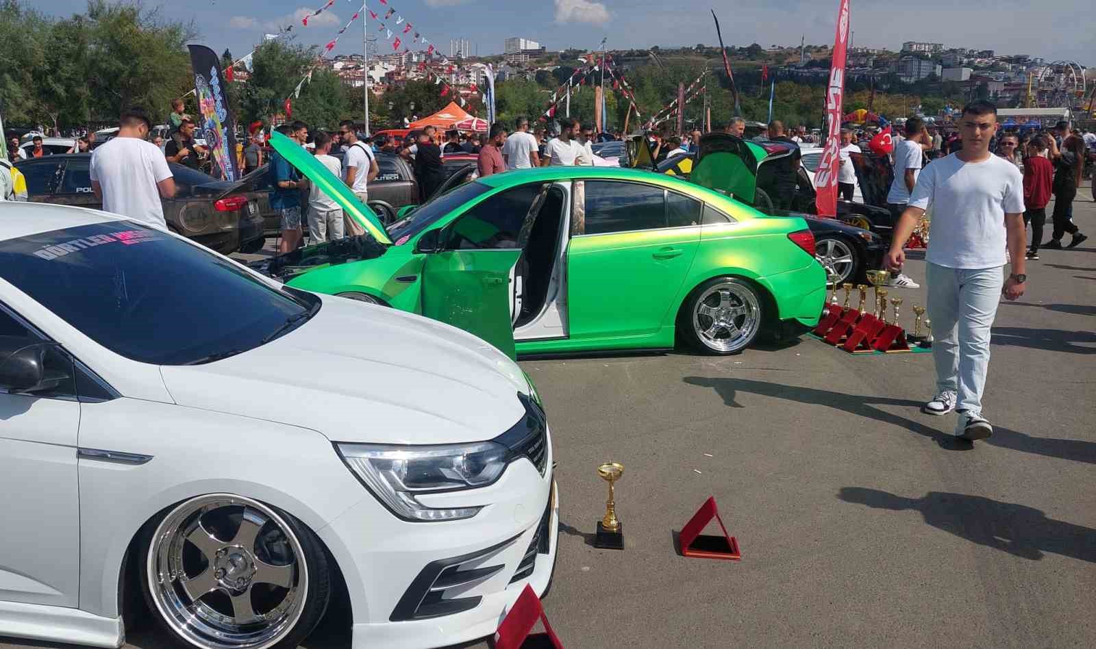 Tekirdağ’da drift şovu ve modifiye araçlar festivali nefes kesti
