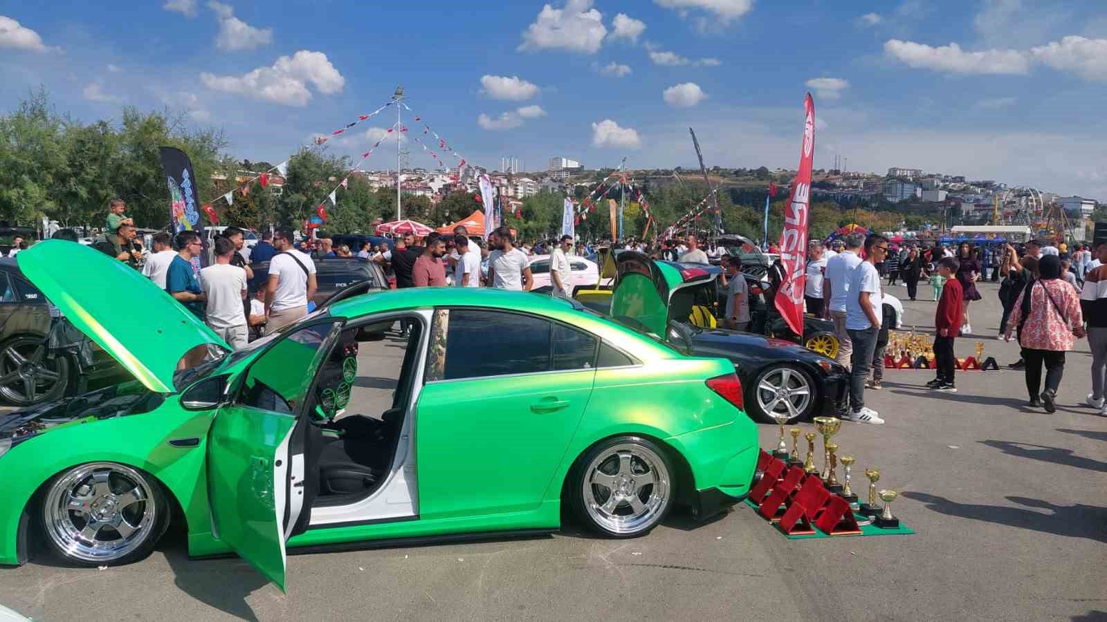 Tekirdağ’da drift şovu ve modifiye araçlar festivali nefes kesti
