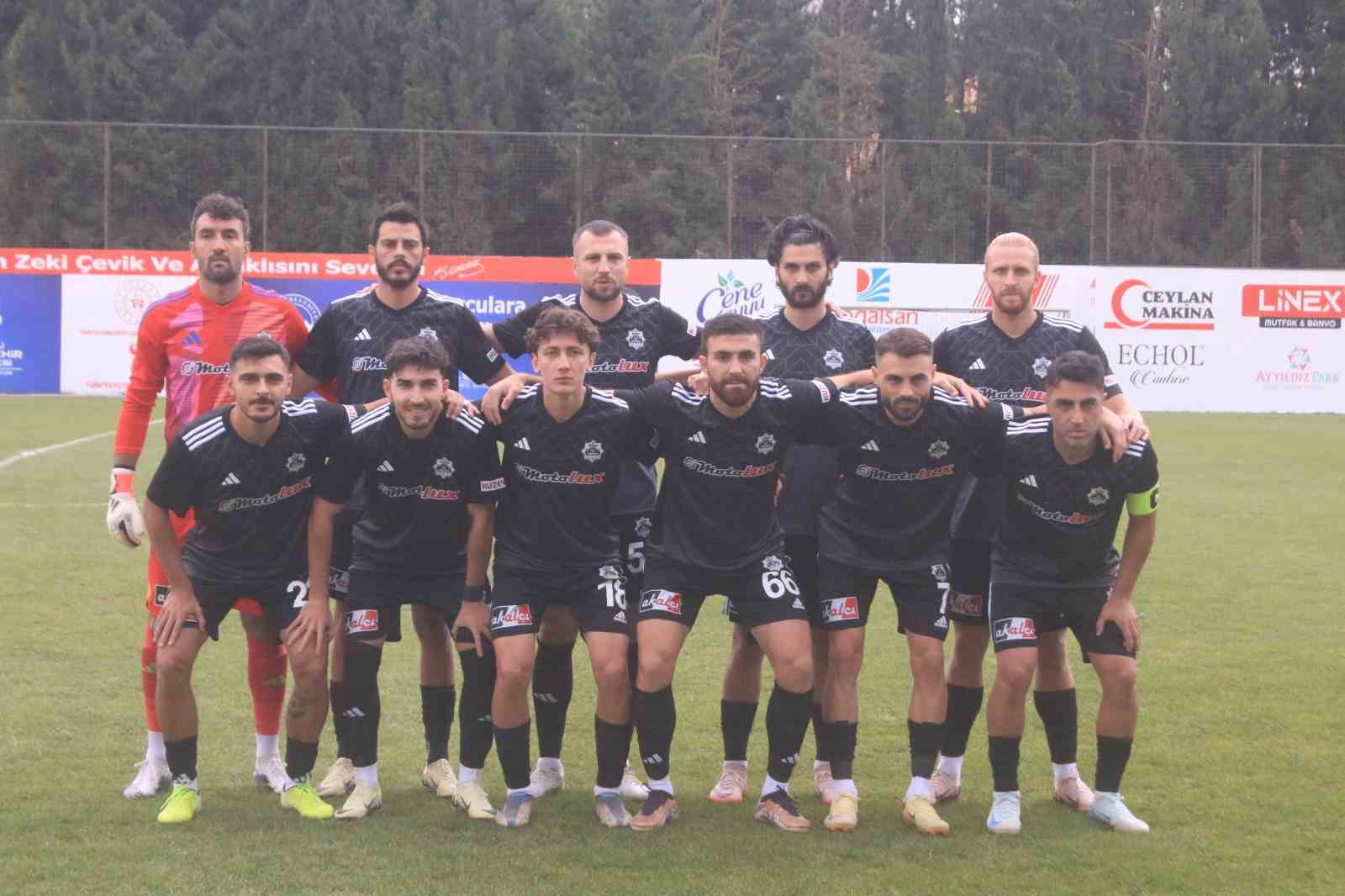 TFF 2. Lig: Belediye Derincespor: 1 - Aksarayspor: 5
