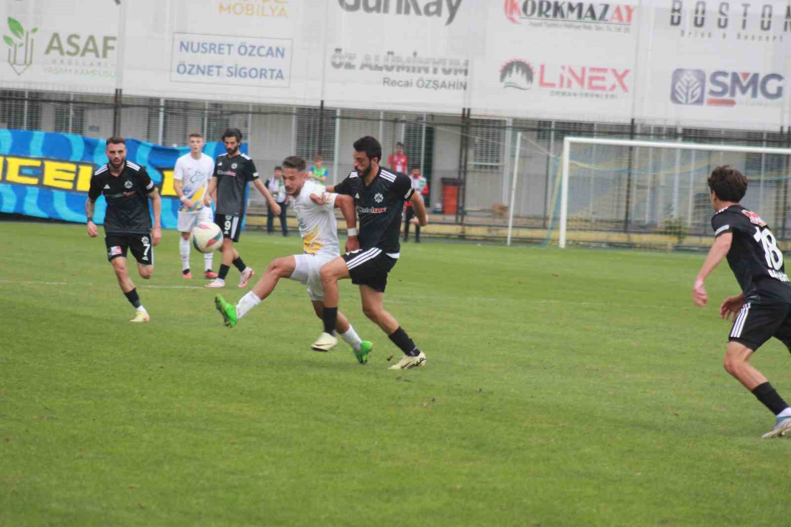 TFF 2. Lig: Belediye Derincespor: 1 - Aksarayspor: 5
