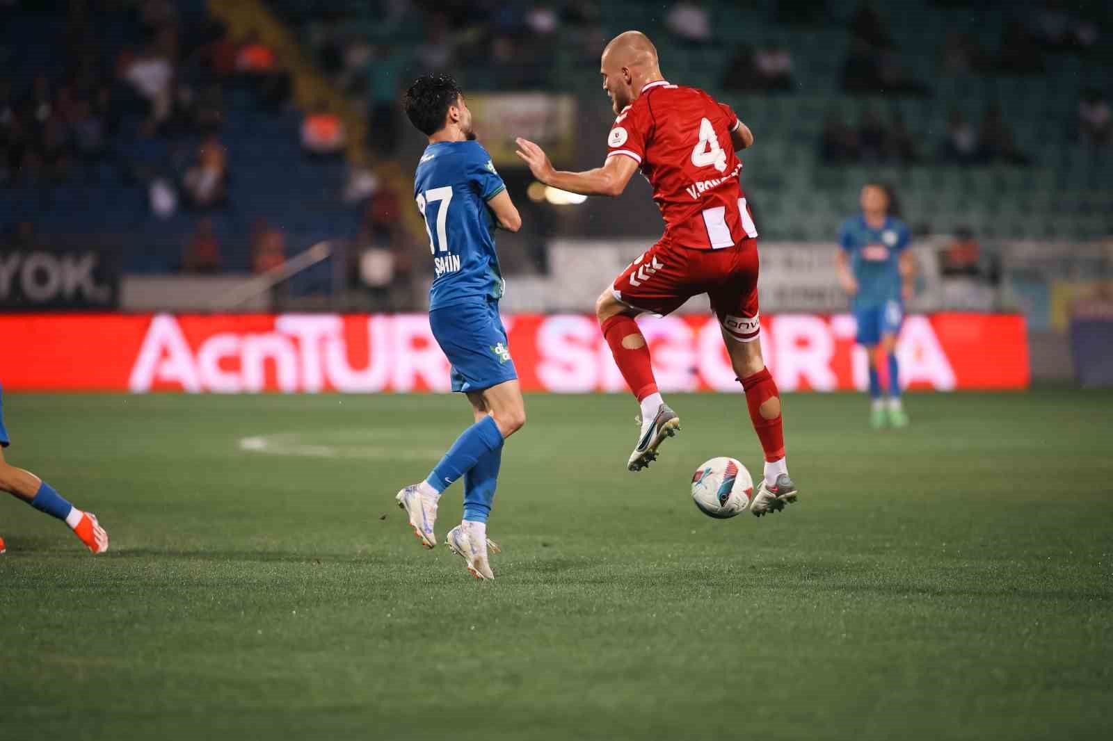 Trendyol Süper Lig: Çaykur Rizespor: 0 - Samsunspor: 1 (Maç sonucu)
