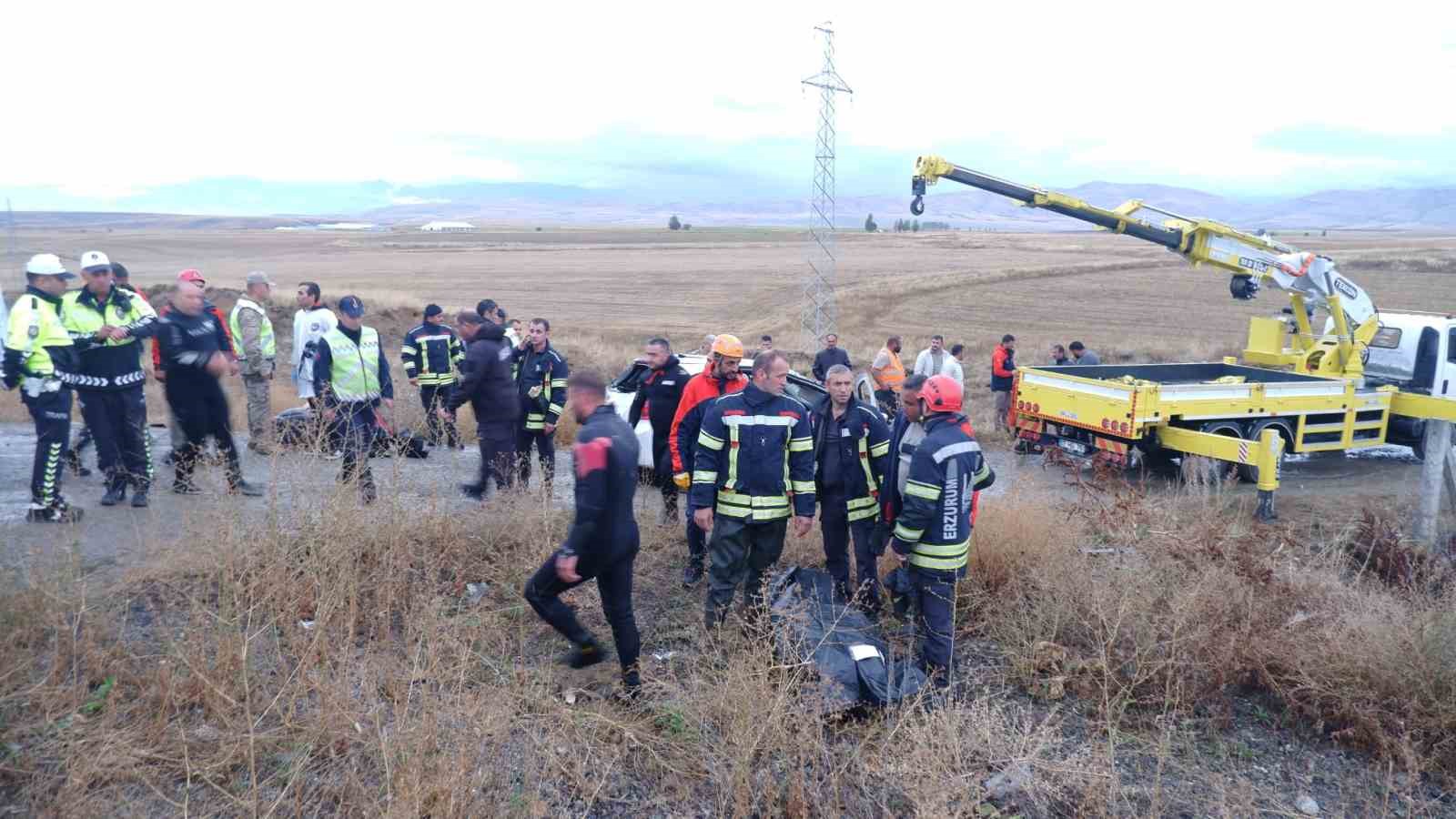 Erzurum’da otomobil su kanalına uçtu: 2 ölü, 1 yaralı
