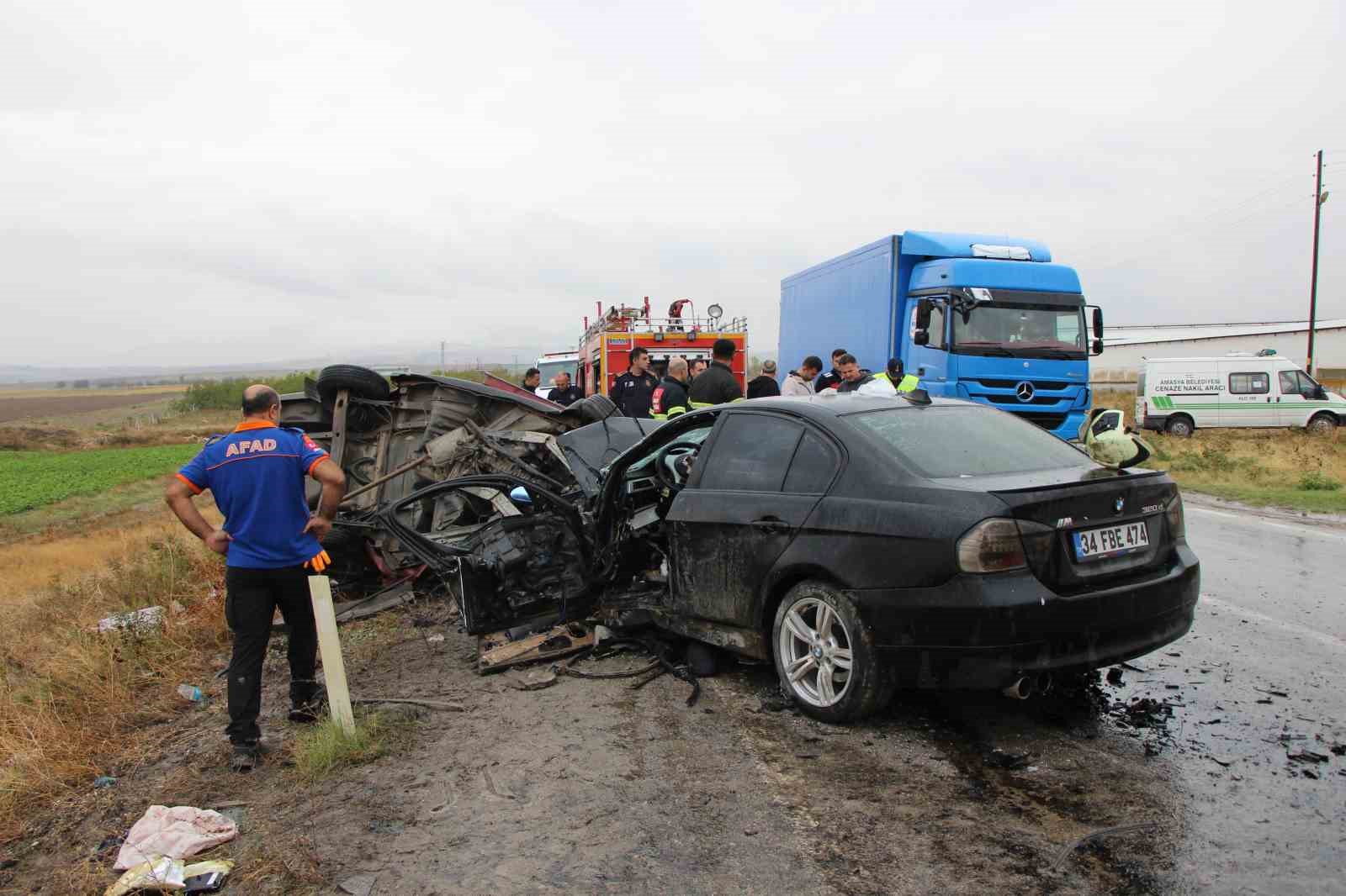 Amasya’da yürek burkan kaza: 2 kardeş hayatını kaybetti
