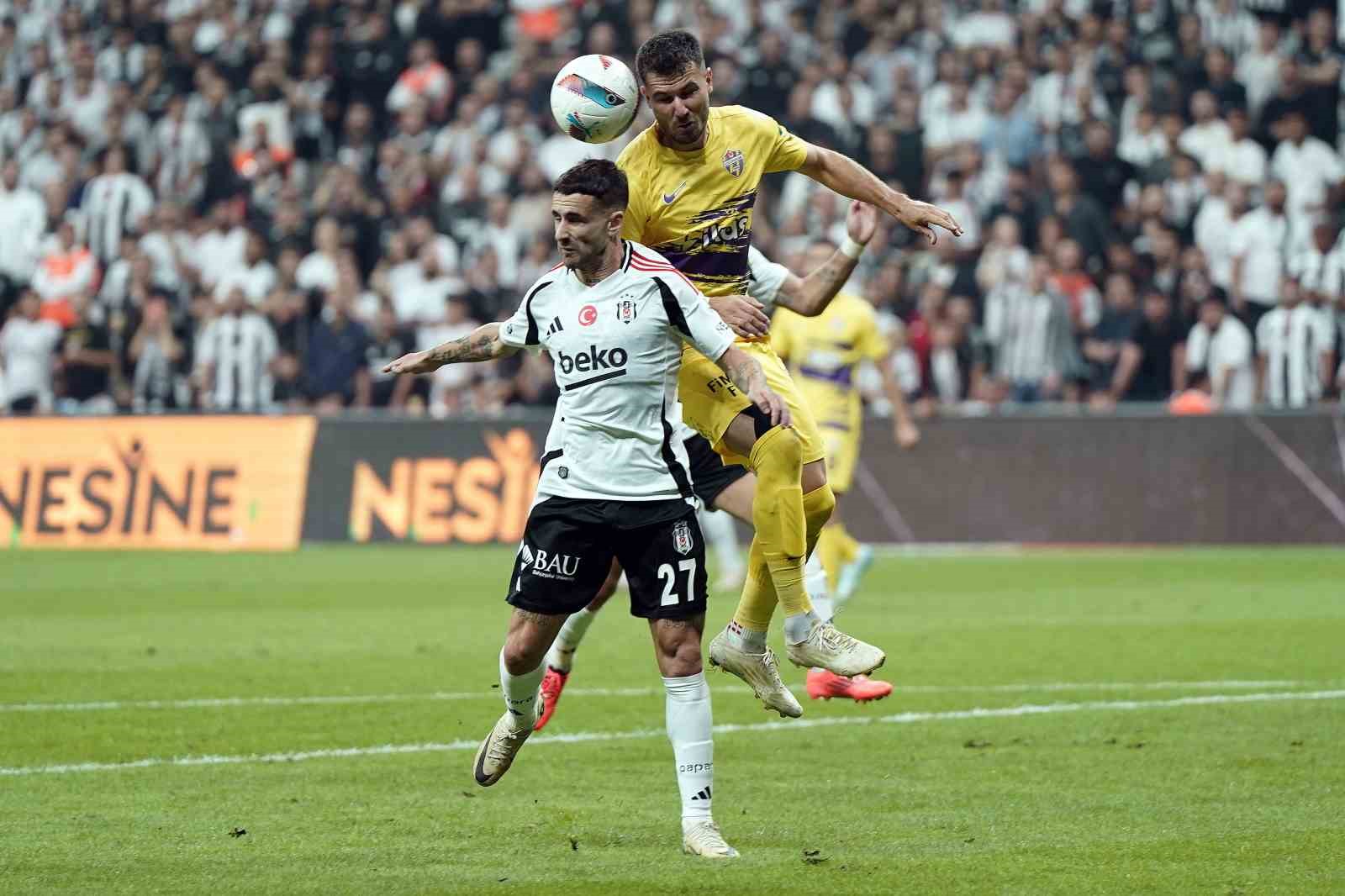 Trendyol Süper Lig: Beşiktaş: 1 - Eyüpspor: 0 (İlk yarı)
