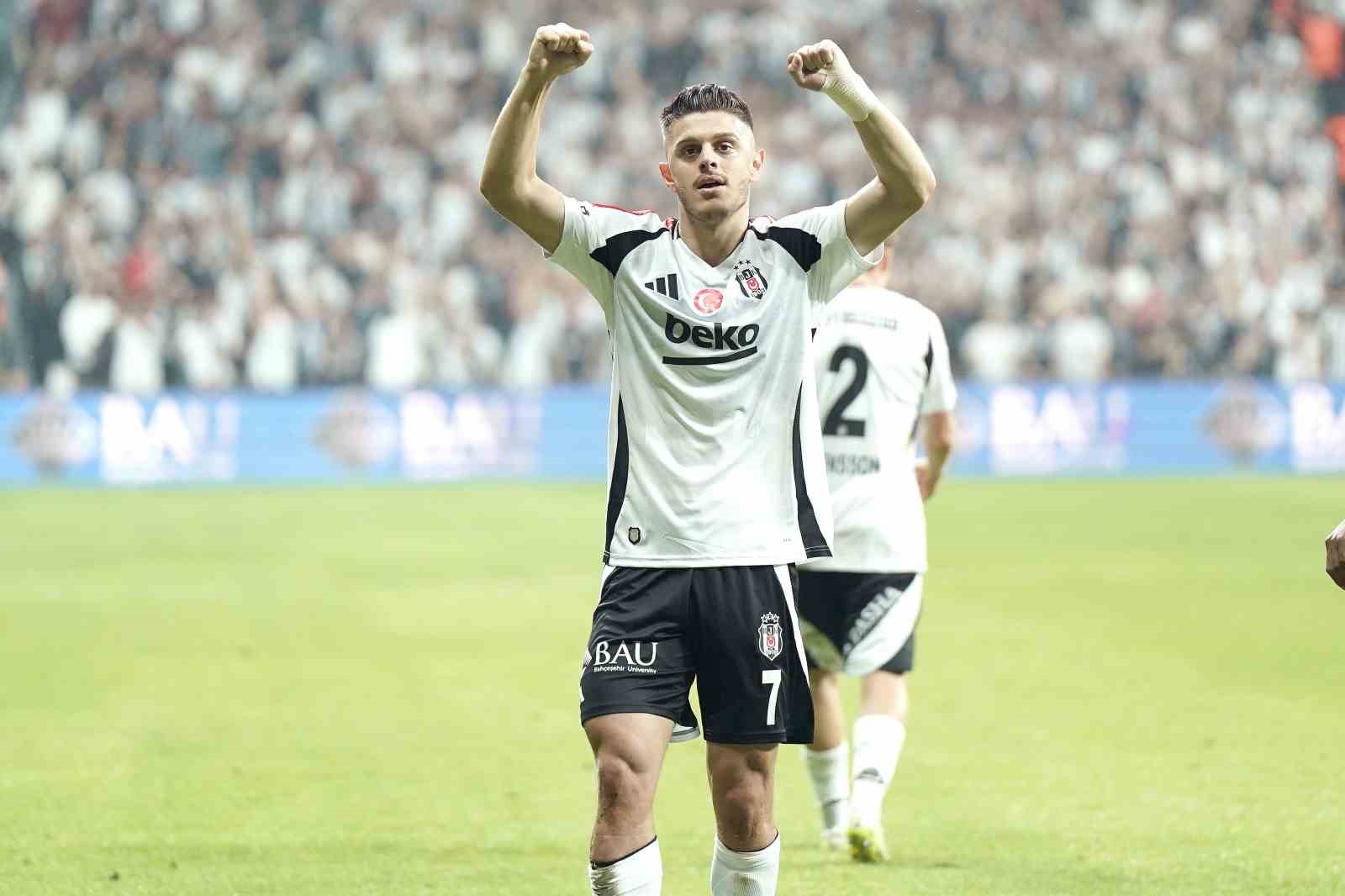 Trendyol Süper Lig: Beşiktaş: 1 - Eyüpspor: 0 (İlk yarı)
