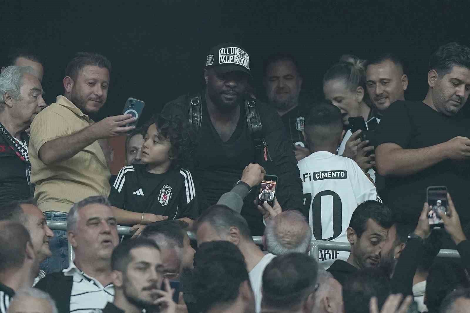 Trendyol Süper Lig: Beşiktaş: 1 - Eyüpspor: 0 (İlk yarı)
