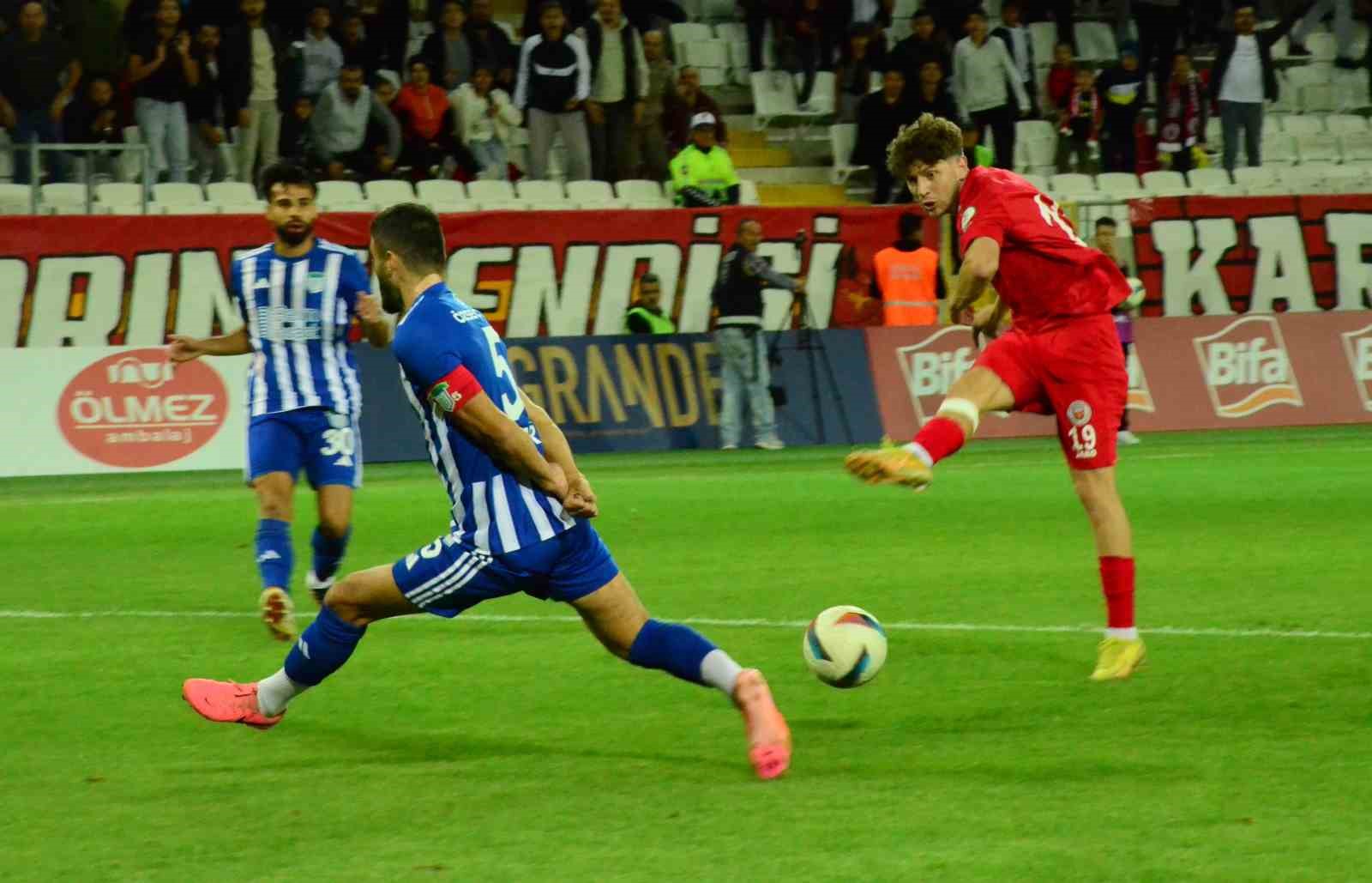 TFF 2. Lig: Karaman FK: 2 - Arnavutköy Belediyesi Futbol SK: 2
