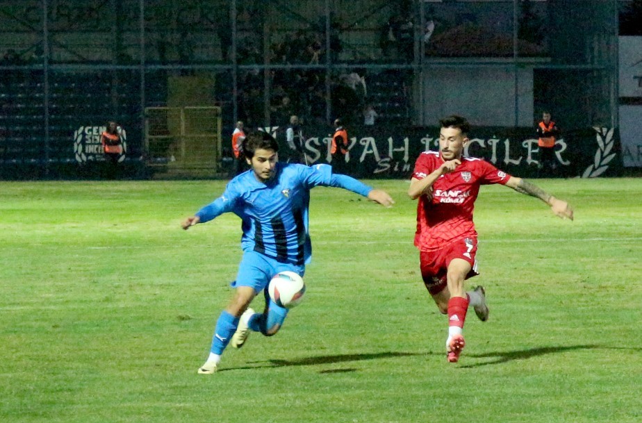 TFF 2. Lig: Karacabey Belediyespor: 2 - Somaspor: 1
