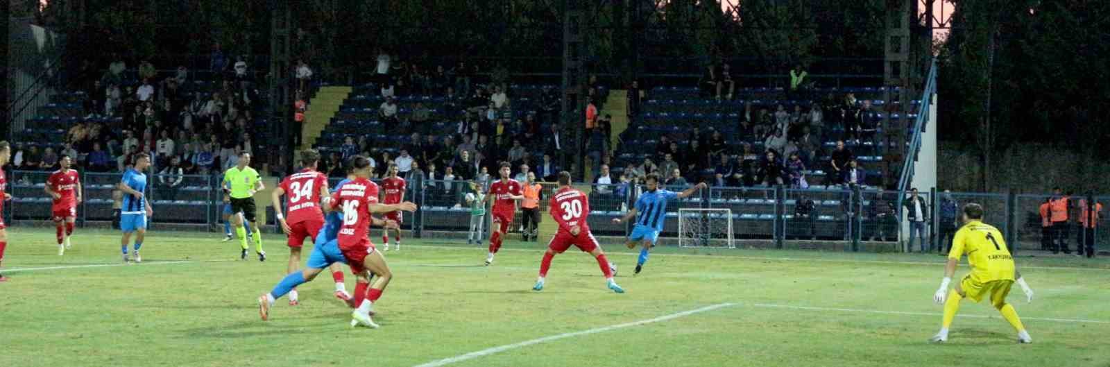 TFF 2. Lig: Karacabey Belediyespor: 2 - Somaspor: 1
