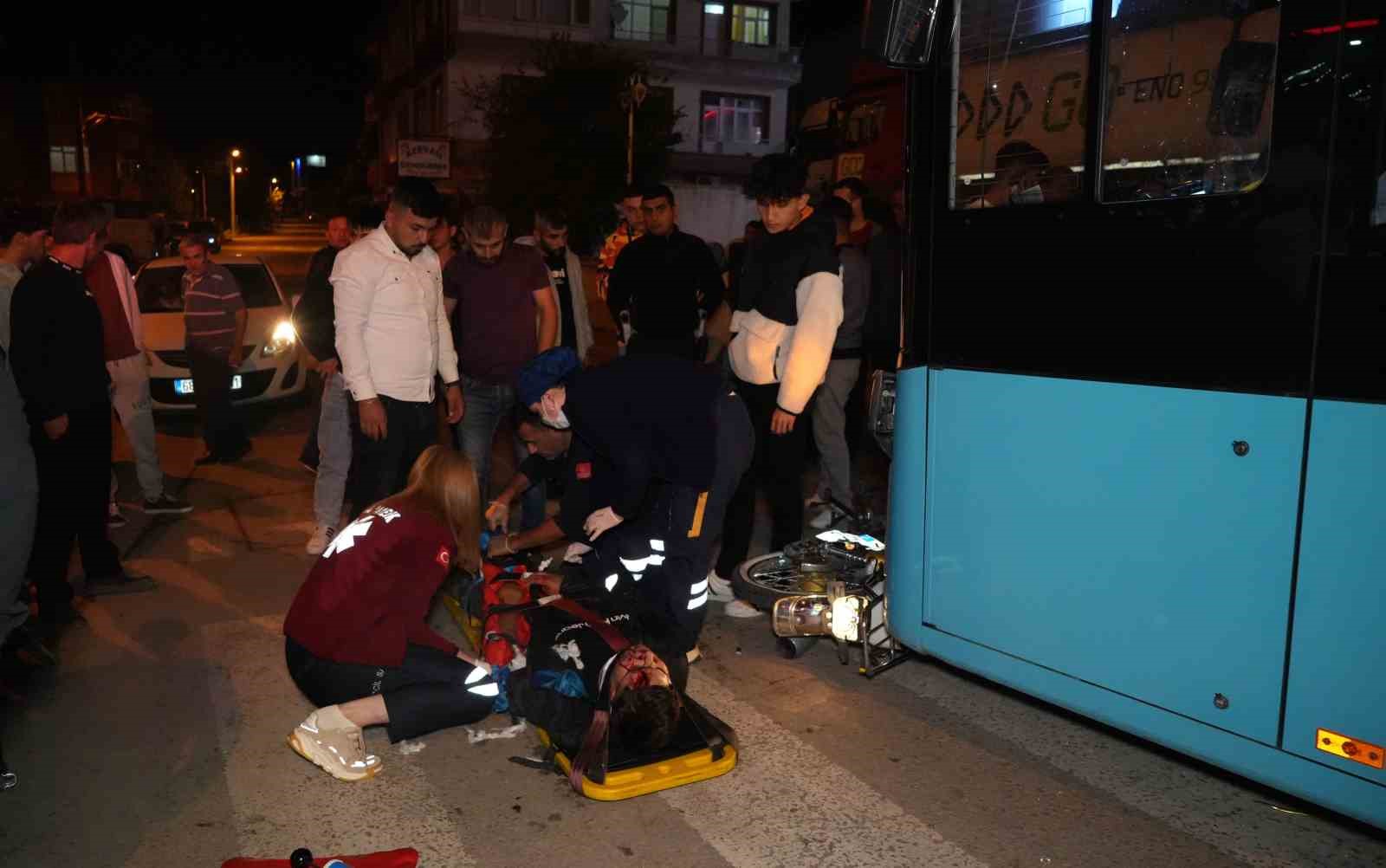 Halk otobüsüyle motosiklet çarpıştı: 14 yaşındaki genç hayatını kaybetti, arkadaşı ağır yaralandı
