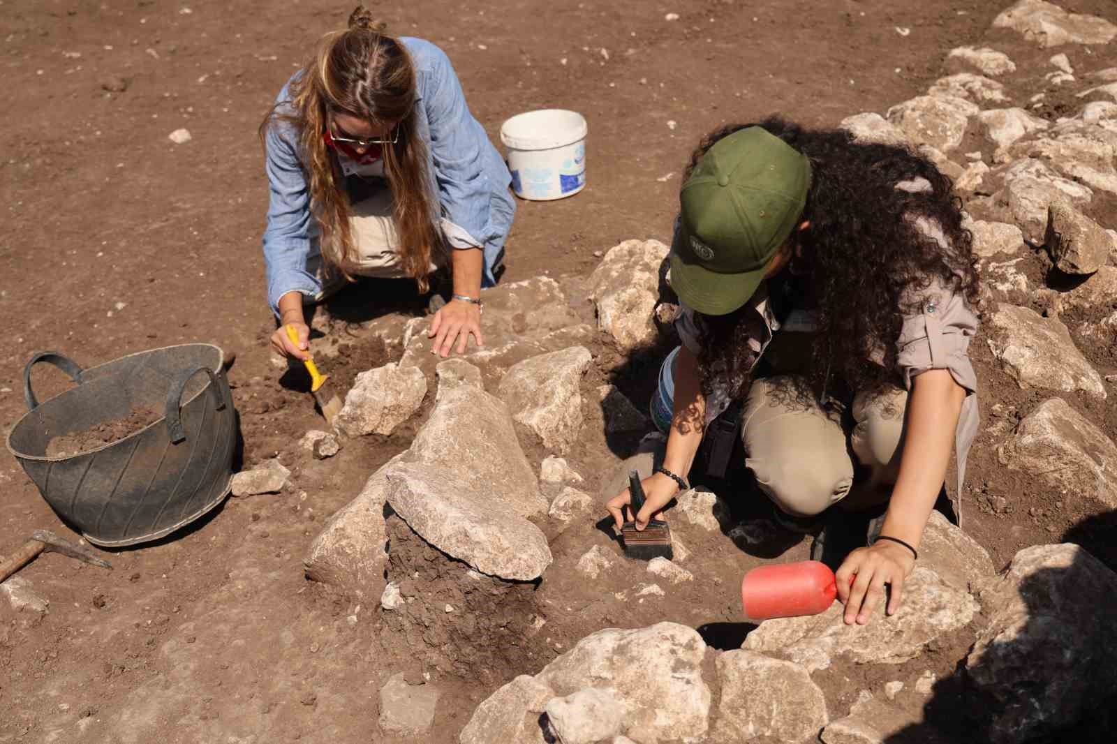 Çayönü Tepesi kazılarında 60 yıldır bilinmezliklerin ortaya çıkartılması için arkeolojik çalışmalar yeni dönemde de yürütülüyor
