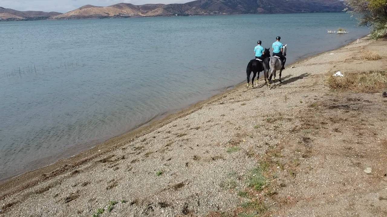 Elazığ’da jandarma, denetim ve bilgilendirmelerini sürdürüyor
