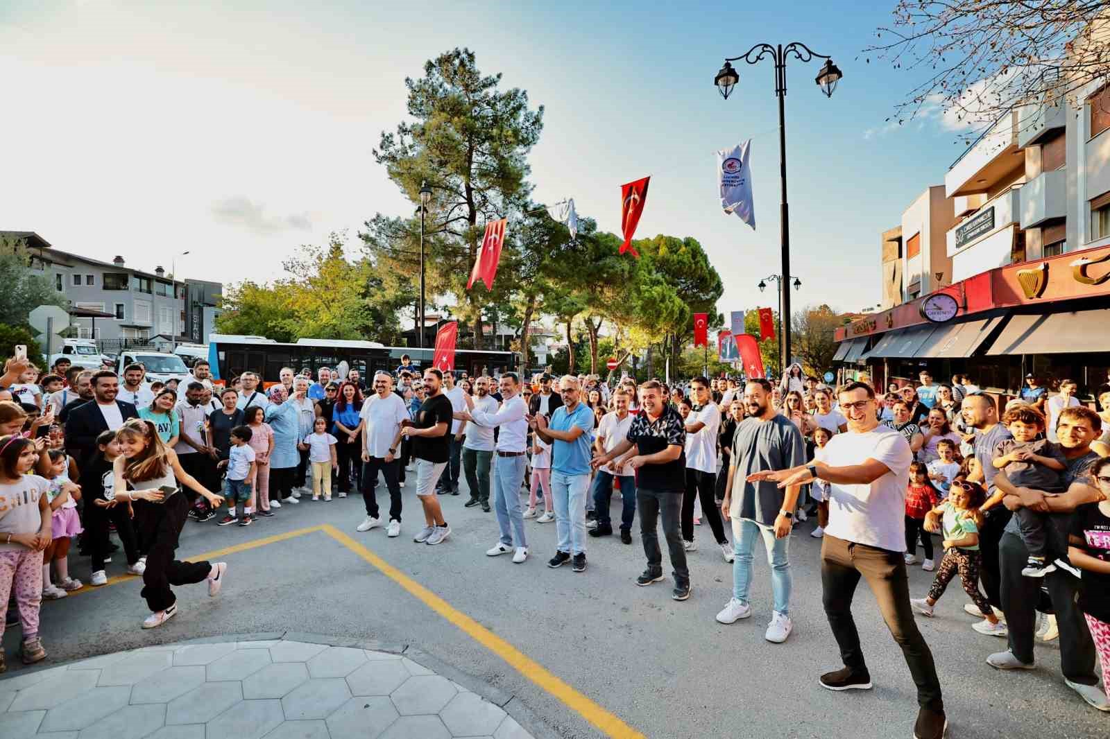 7’den 70’de onbinlerce Denizlili hareketi seçti
