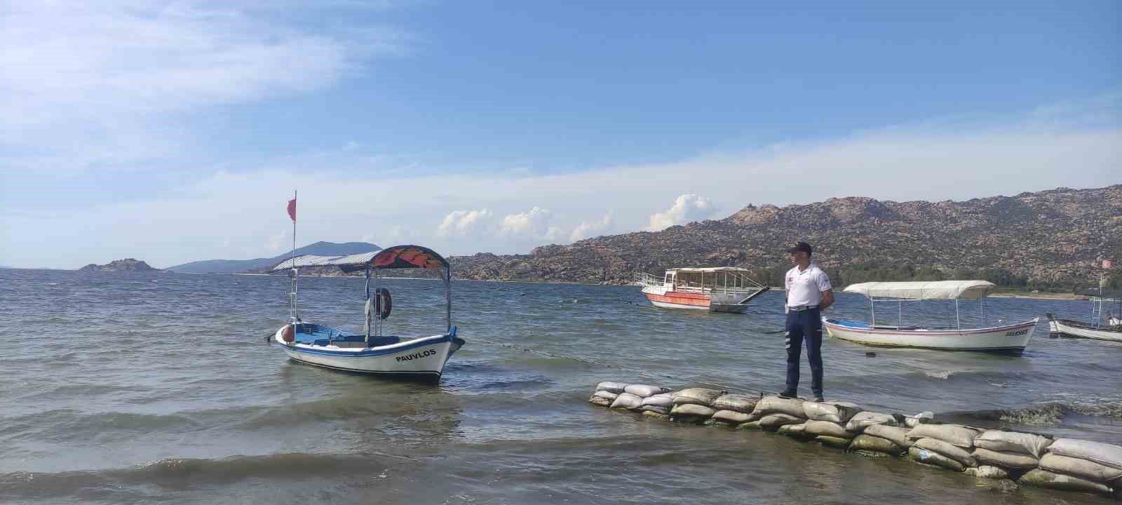 Bafa Gölü’nde jandarmanın devriyesi sürüyor
