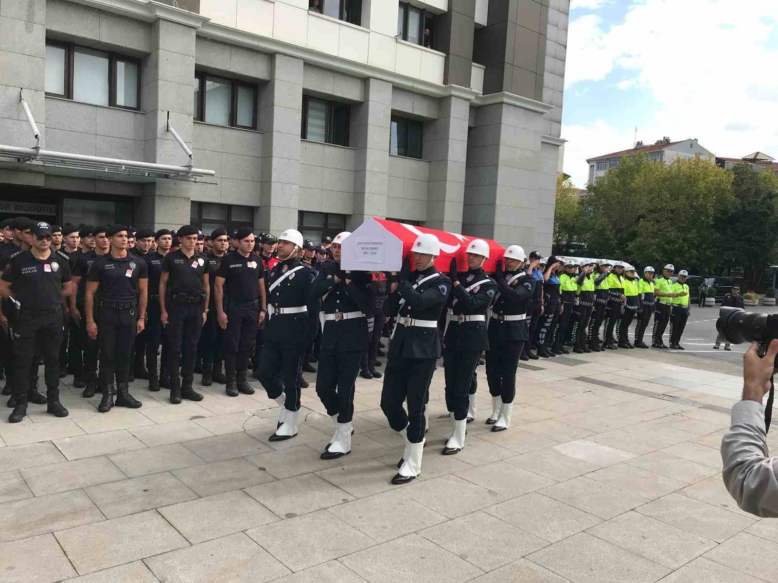 Ümraniye’de şehit edilen polis memuru Şeyda Yılmaz için tören düzenlendi
