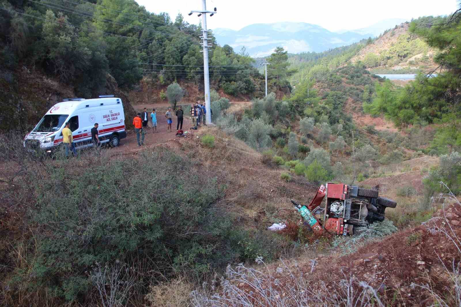 Antalya’da arazöz devrildi, 3 orman işçisi yaralandı
