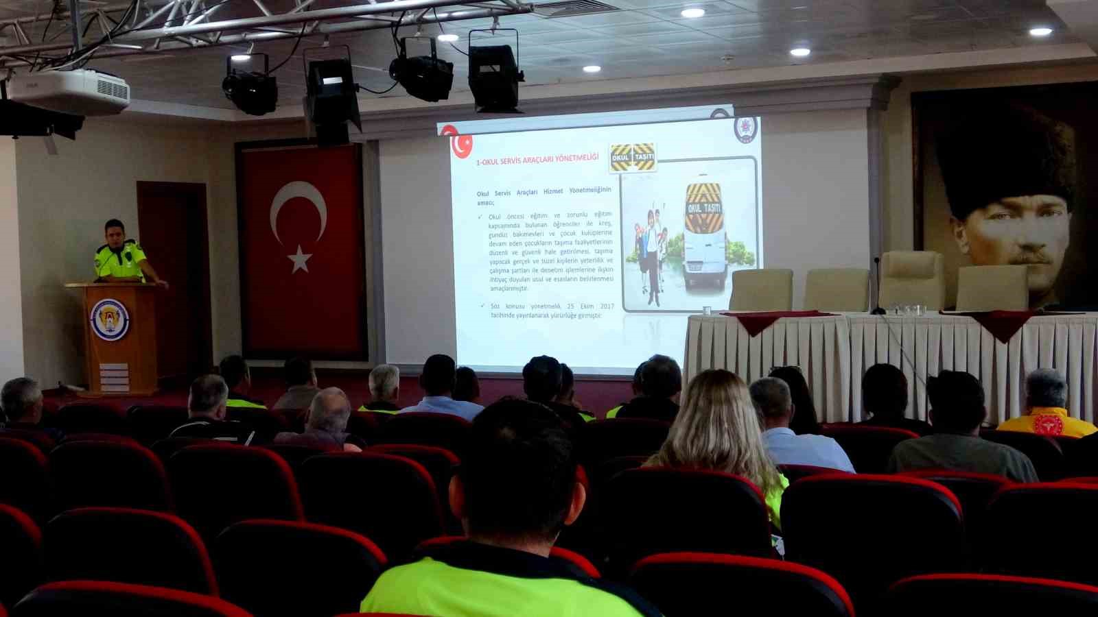 Muğla’da okul servisi şoförlerine ve rehber personele güvenlik eğitimi verildi
