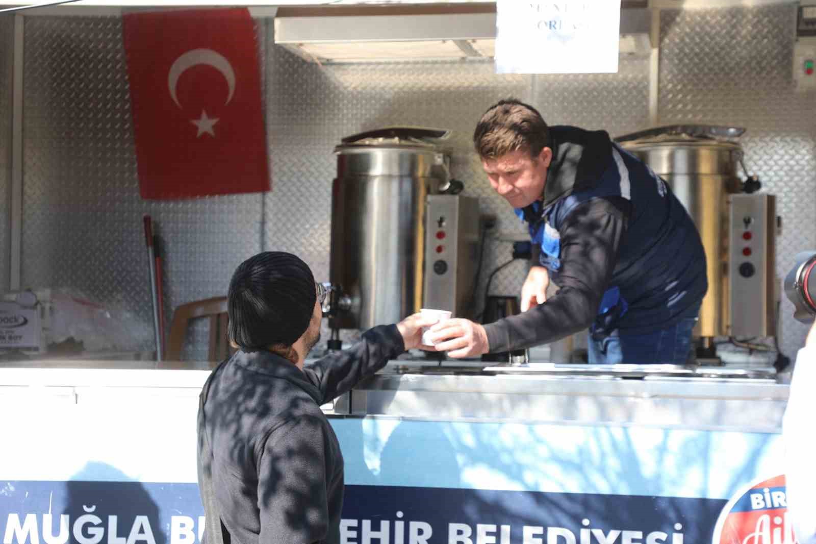 Muğla Büyükşehir’den Üniversite öğrencilerine sıcak çorba
