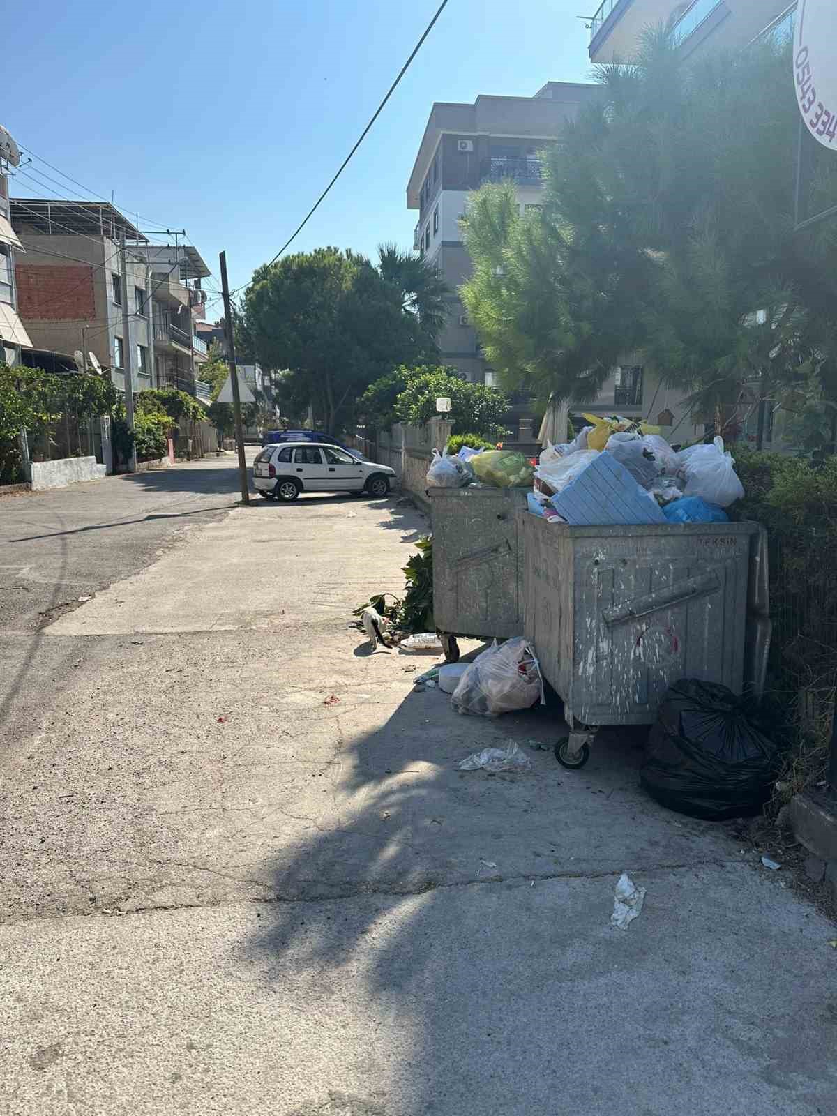 Çiğli Belediyesinde çözümsüzlük ve çalışan krizi: Çöpler sokakta kaldı
