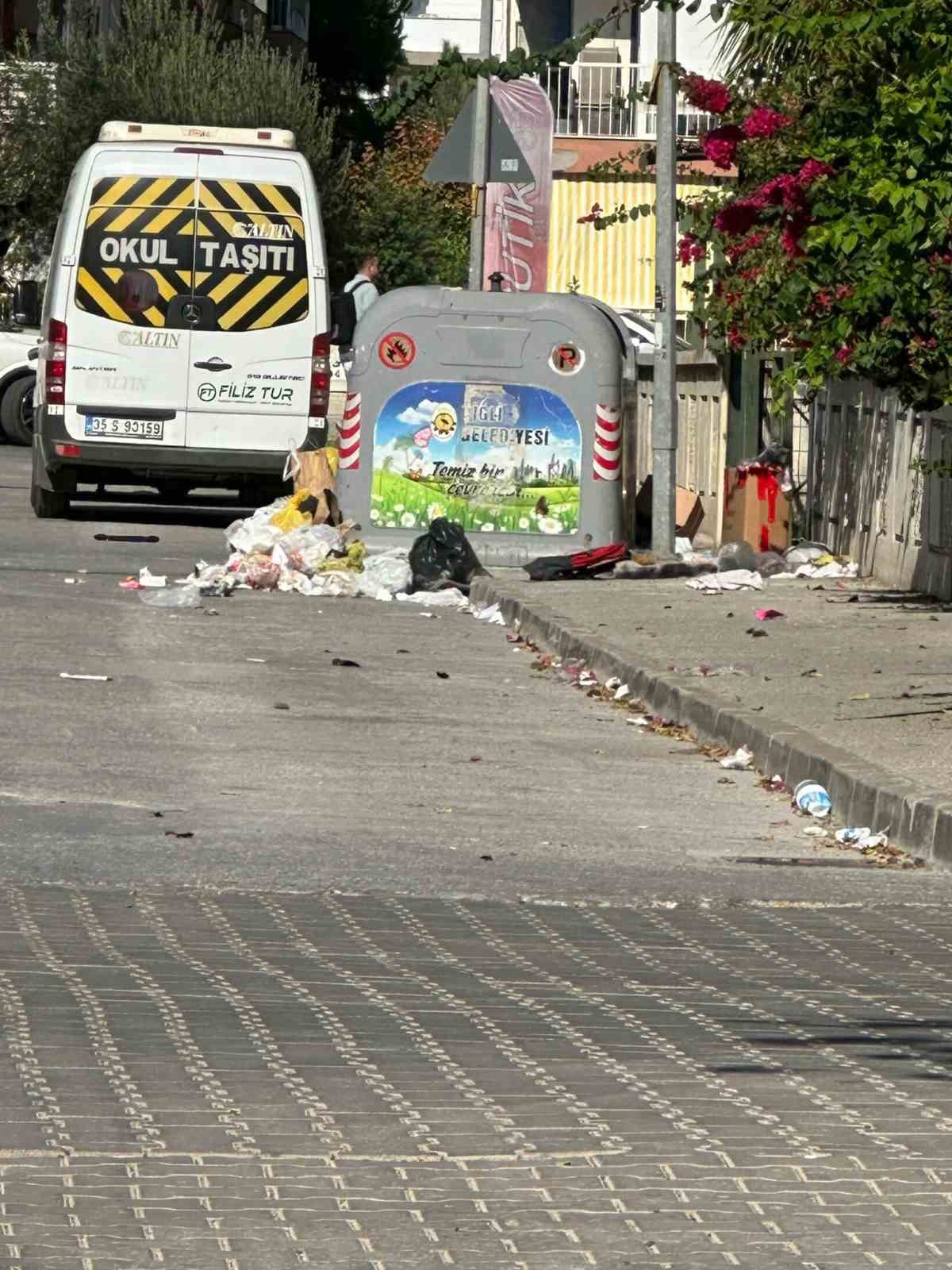 Çiğli Belediyesinde çözümsüzlük ve çalışan krizi: Çöpler sokakta kaldı
