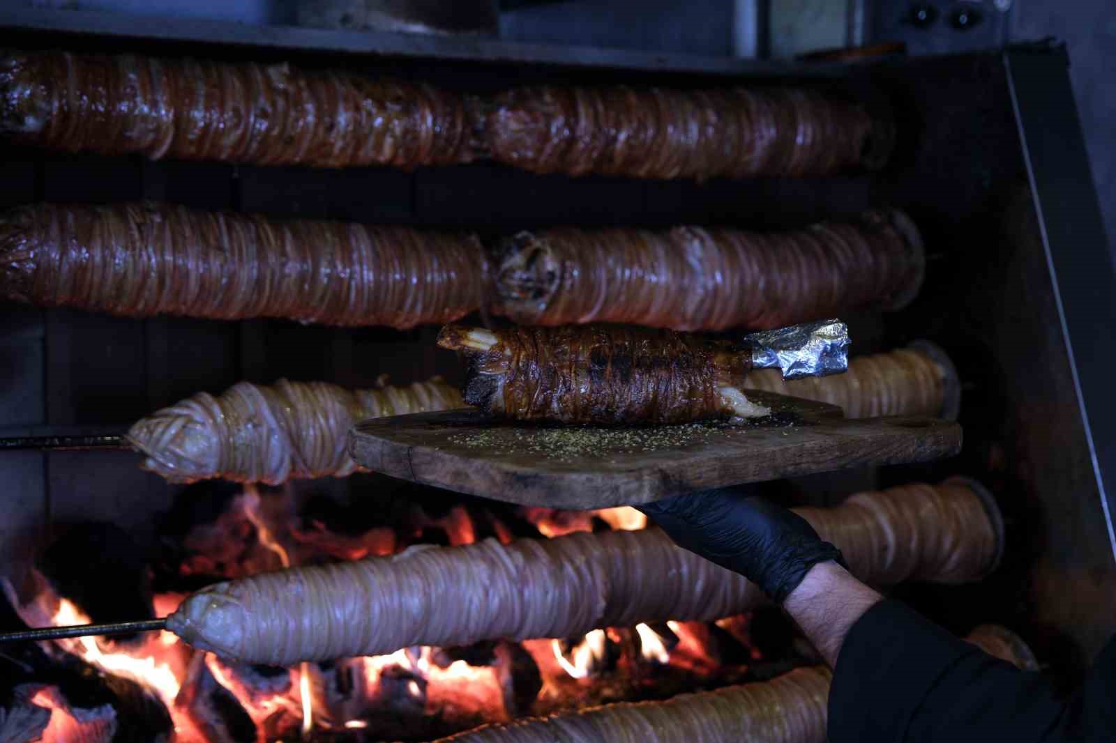 Kokoreç inovasyona uğradı, restoranların yeni gözdesi: Kokoasado
