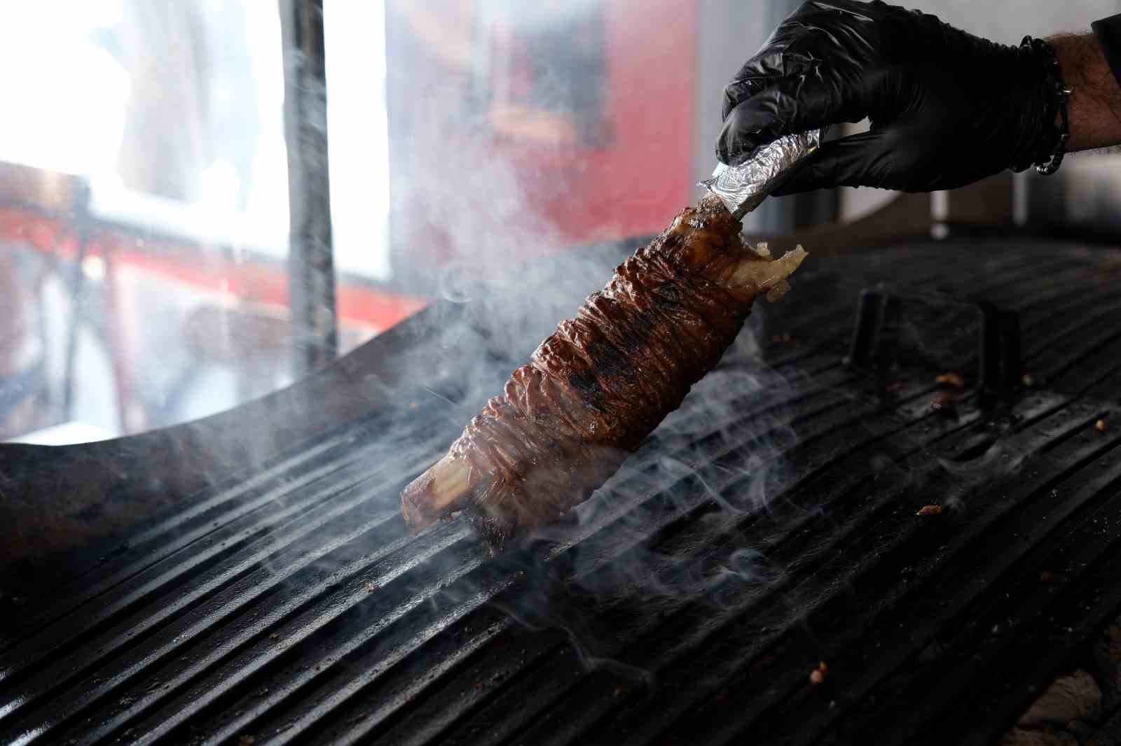 Kokoreç inovasyona uğradı, restoranların yeni gözdesi: Kokoasado
