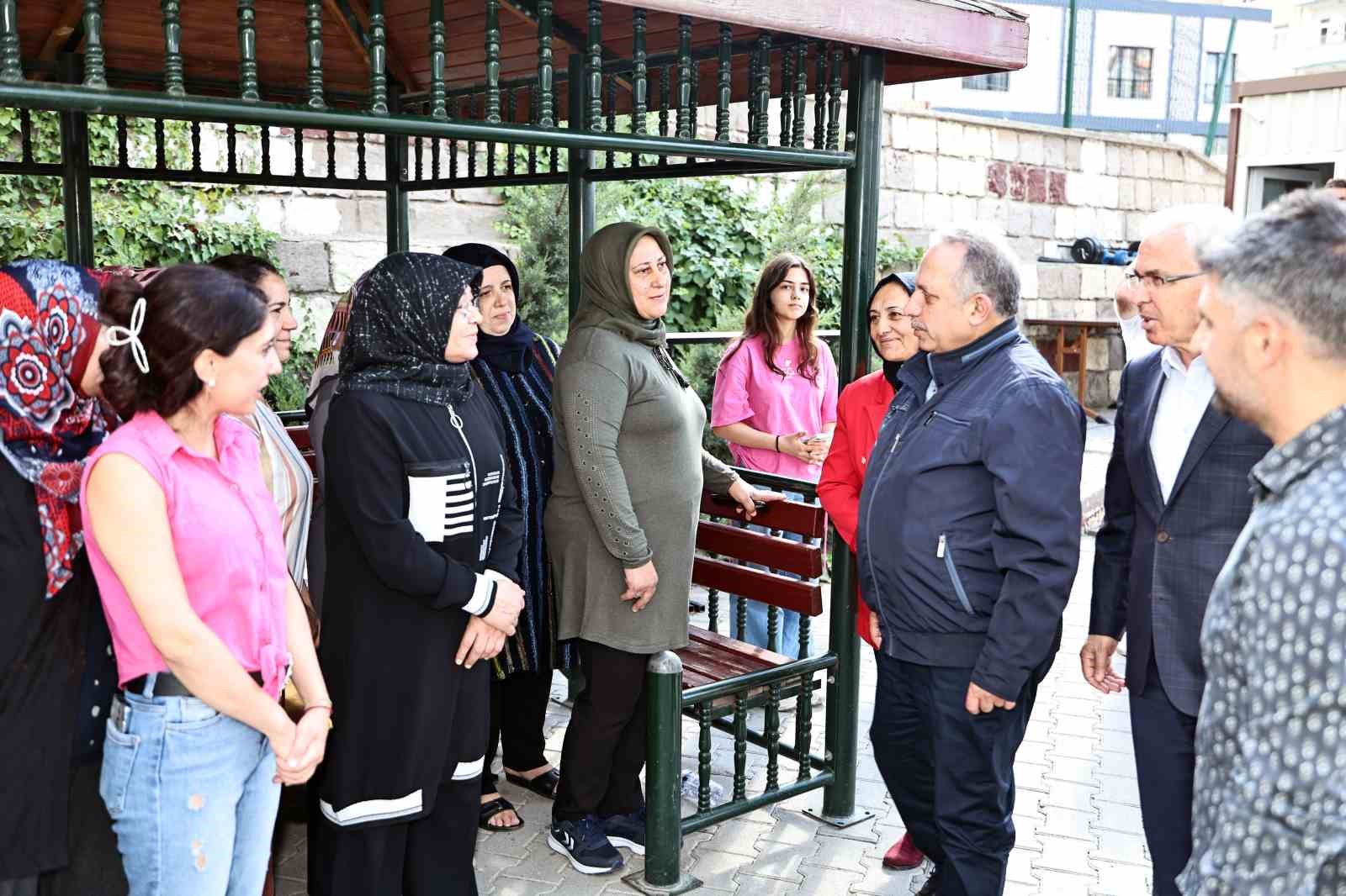 Talas’ta gelenek bozulmadı, öğrencilere elit karşılama
