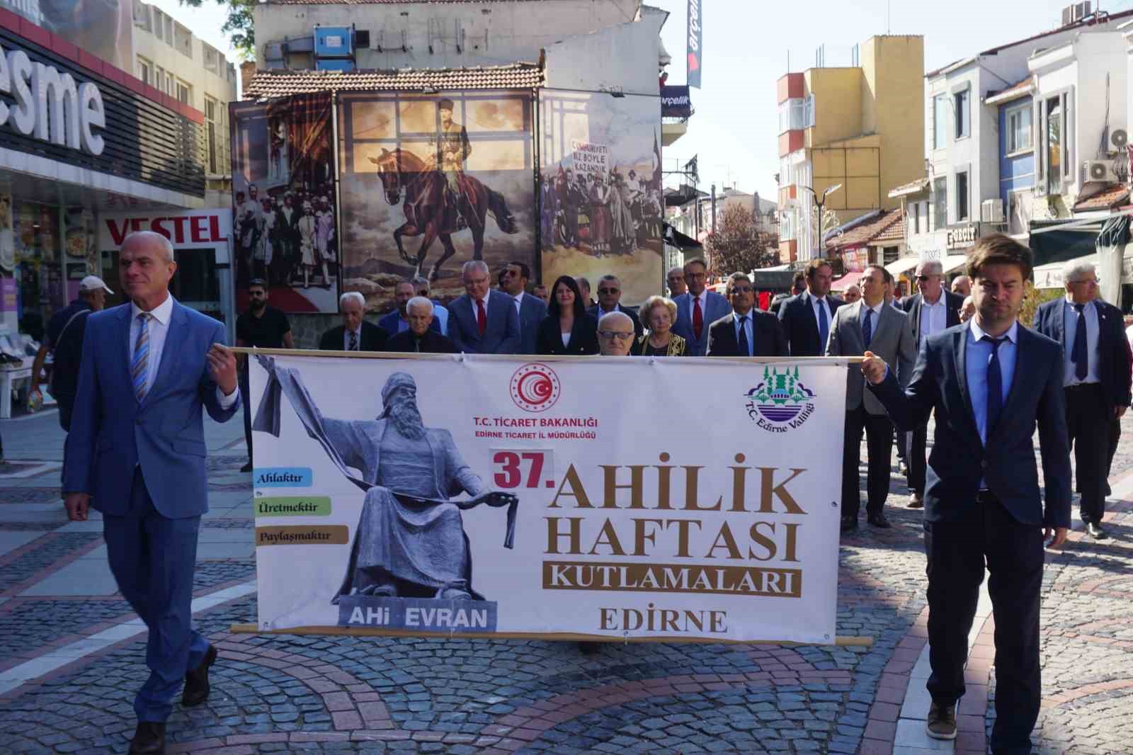 Yarım asırlık kuaför Edirne’nin ilk kadın ahisi seçildi
