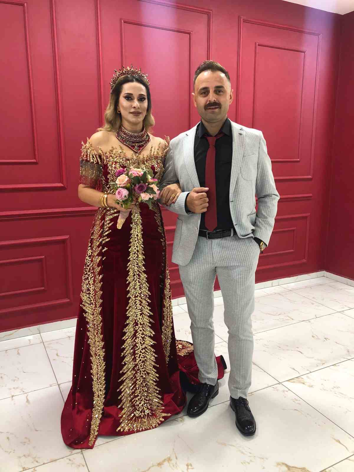 Vanlı kadın hakem bu kez maç için değil nikah için düdük çaldı
