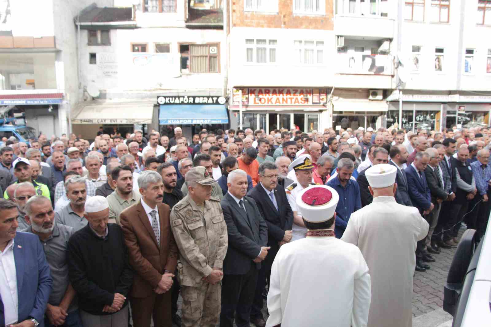 Trabzon’daki selde hayatını kaybeden Ali Kemal Demir son yolculuğuna uğurlandı
