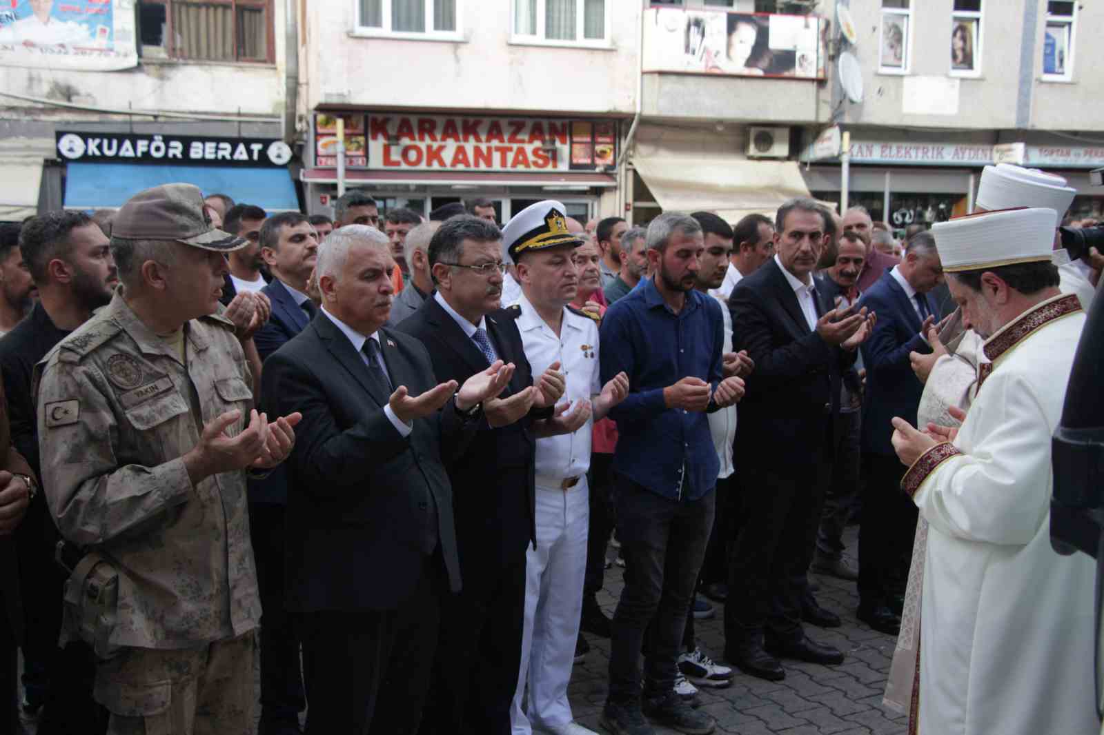 Trabzon’daki selde hayatını kaybeden Ali Kemal Demir son yolculuğuna uğurlandı
