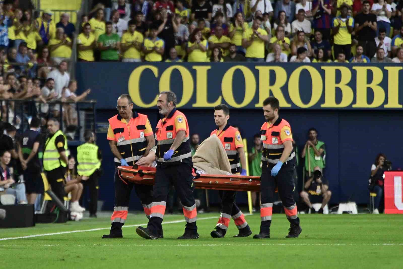 Barcelona’nın kalecisi Ter Stegen, sezonu kapattı
