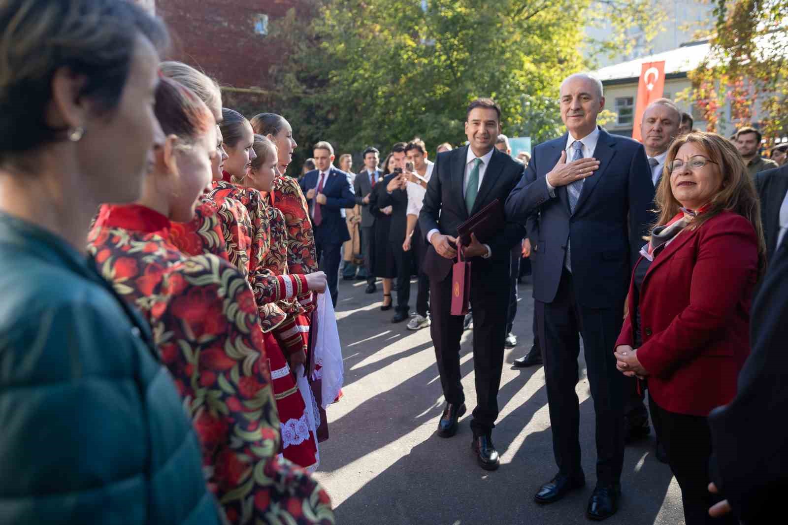 TBMM Başkanı Kurtulmuş, Moskova Yunus Emre Enstitüsü’nü ziyaret etti
